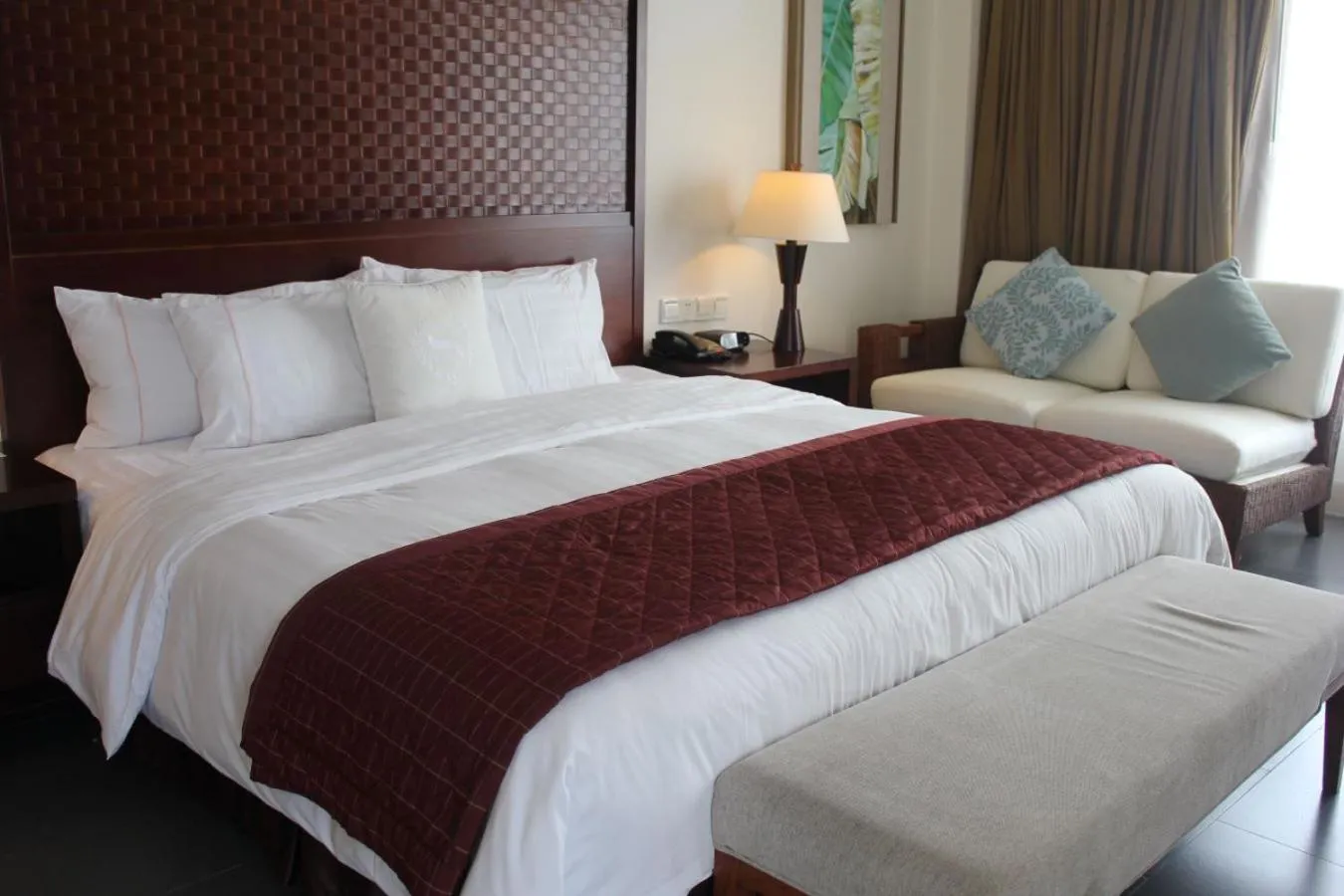 Bed in Sheraton Huizhou Beach Resort
