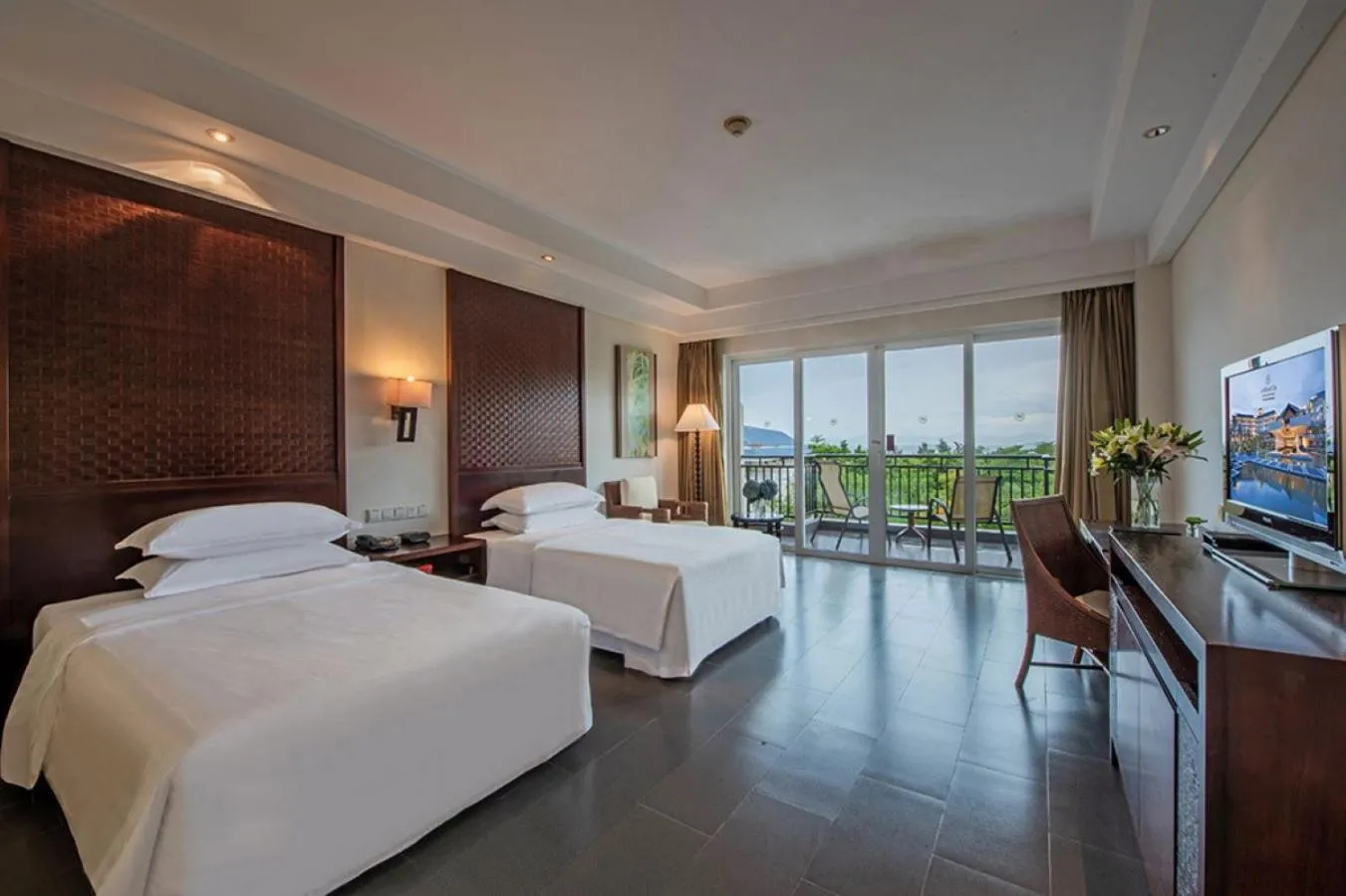 Bed in Sheraton Huizhou Beach Resort