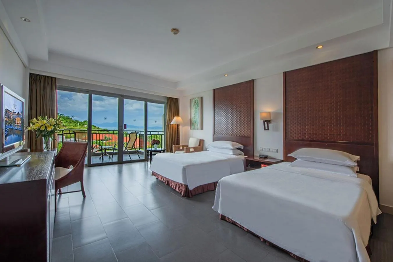 Bed in Sheraton Huizhou Beach Resort