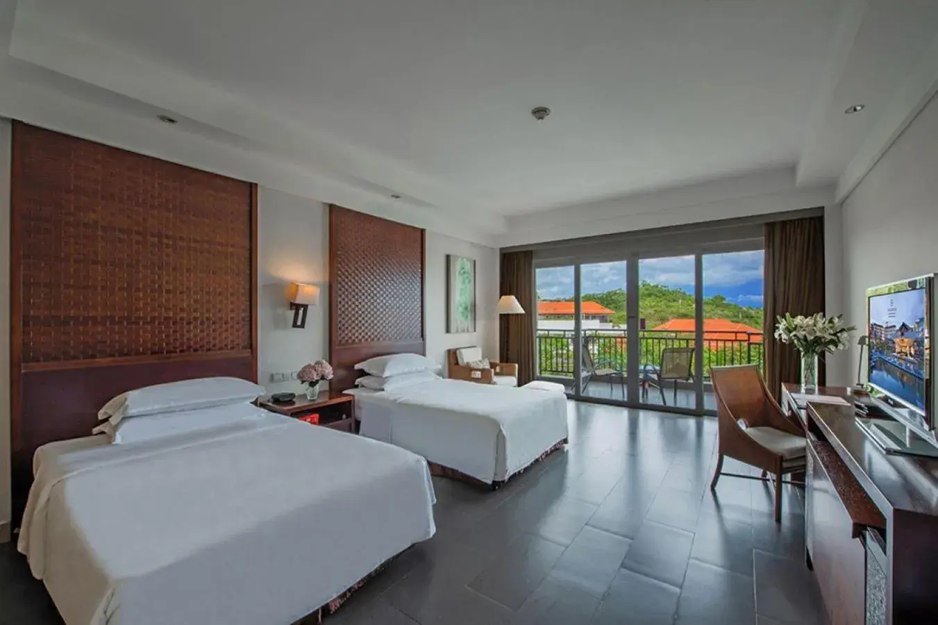 Deluxe Twin Room with Mountain View in Sheraton Huizhou Beach Resort Deluxe Twin Room with Mountain View in Sheraton Huizhou Beach Resort