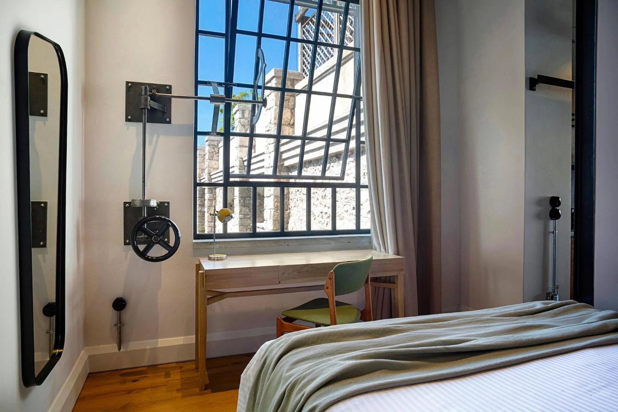 Day, Bed in The Foundry Suites