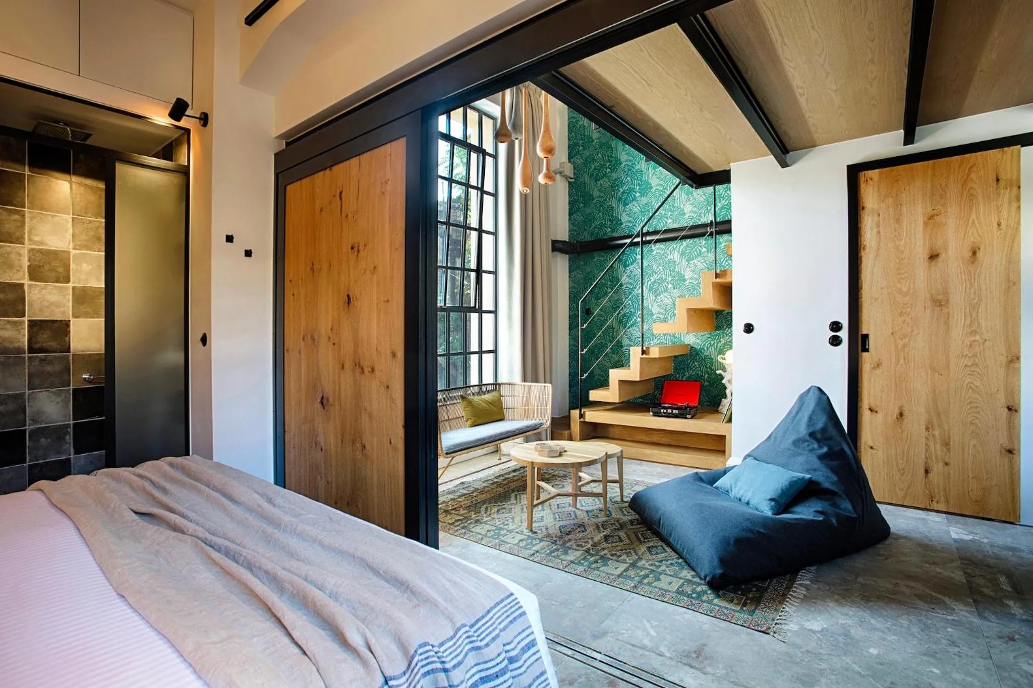 Shower, Bed in The Foundry Suites