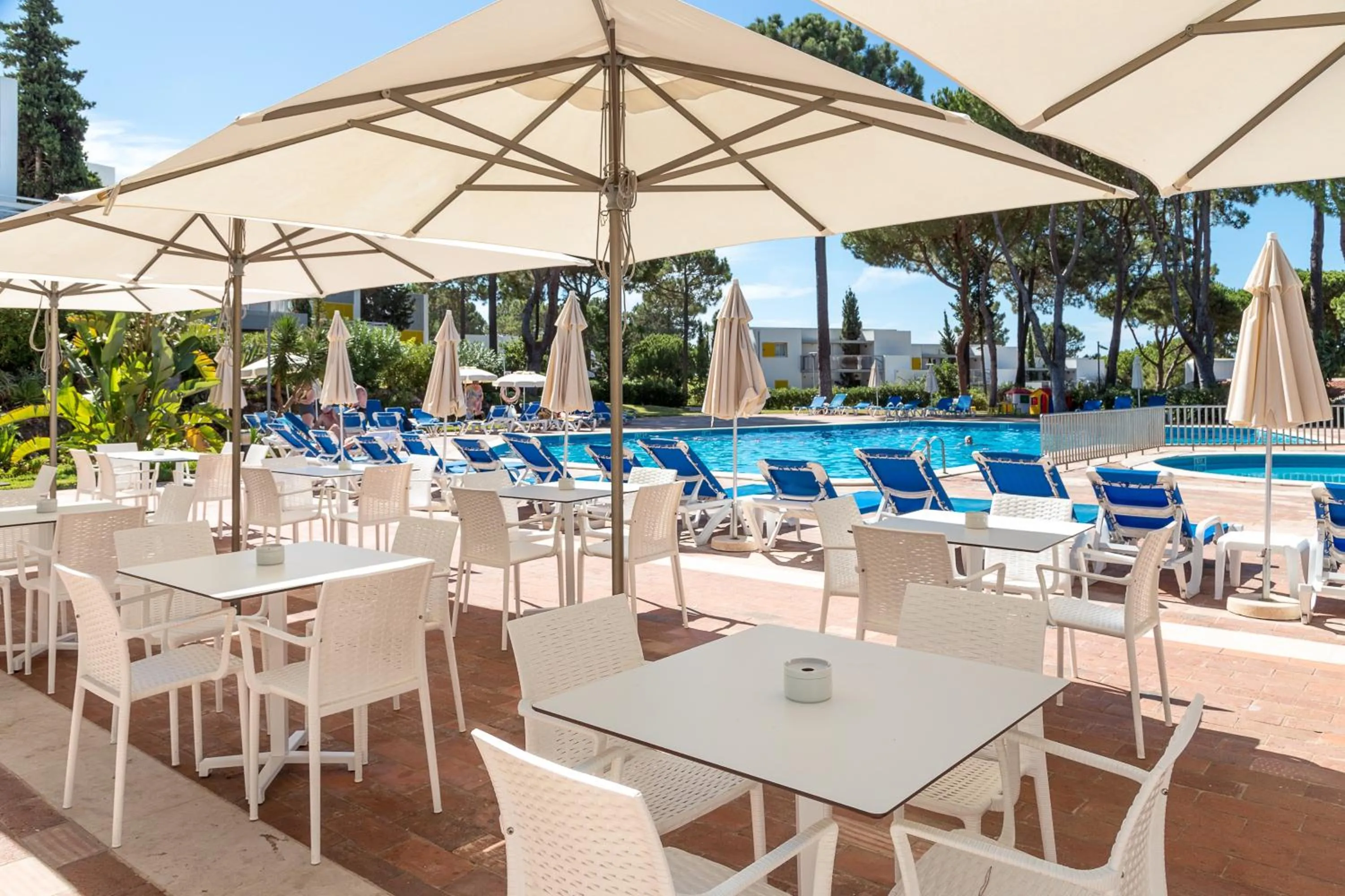 Restaurant/places to eat in Apartamentos Turisticos Pinhal Da Marina