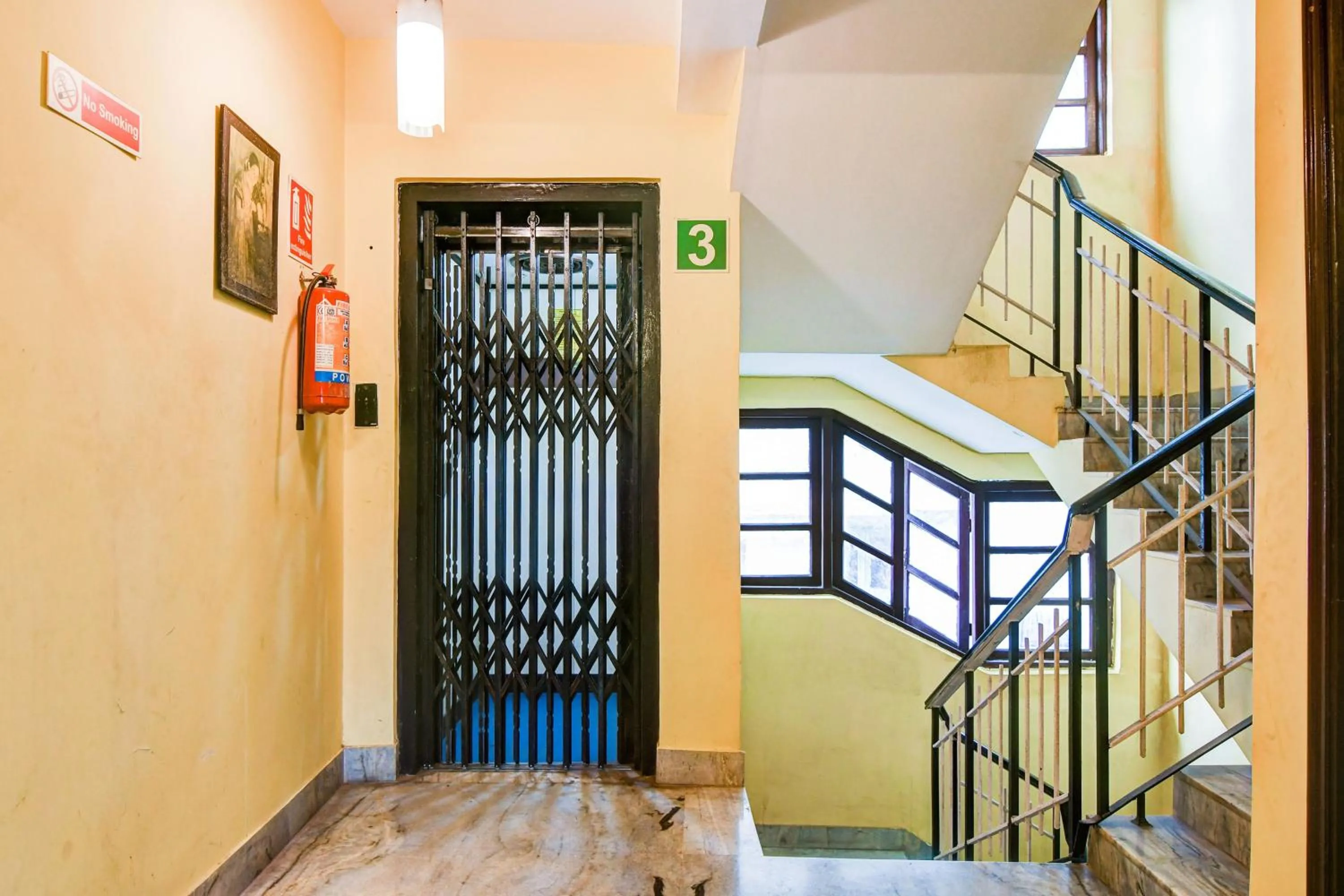 Lobby or reception in Super Hotel O Alipore Near Chetla Formerly Alipore Guest House