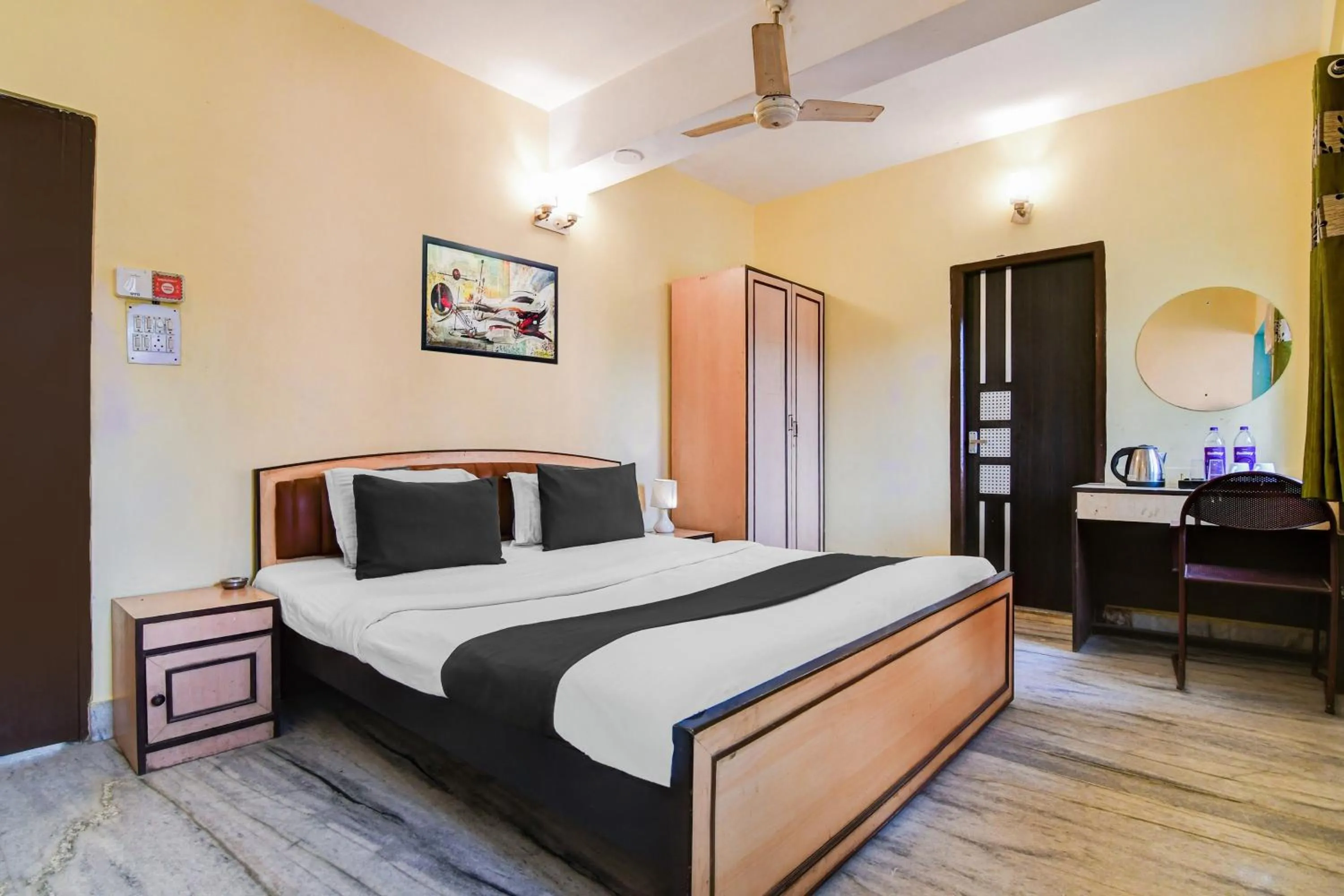 Bedroom, Bed in Super Hotel O Alipore Near Chetla Formerly Alipore Guest House