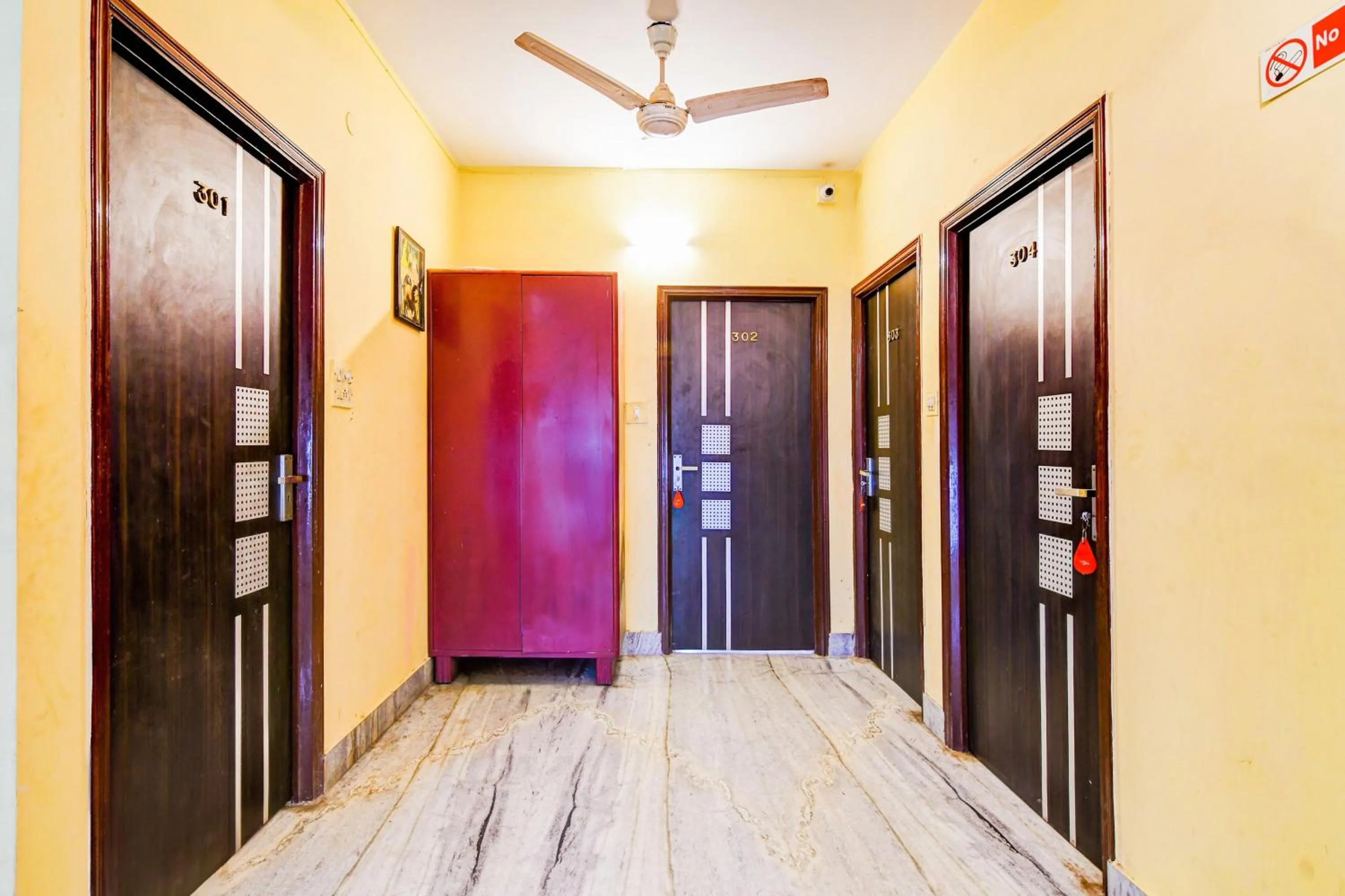 Lobby or reception in Super Hotel O Alipore Near Chetla Formerly Alipore Guest House