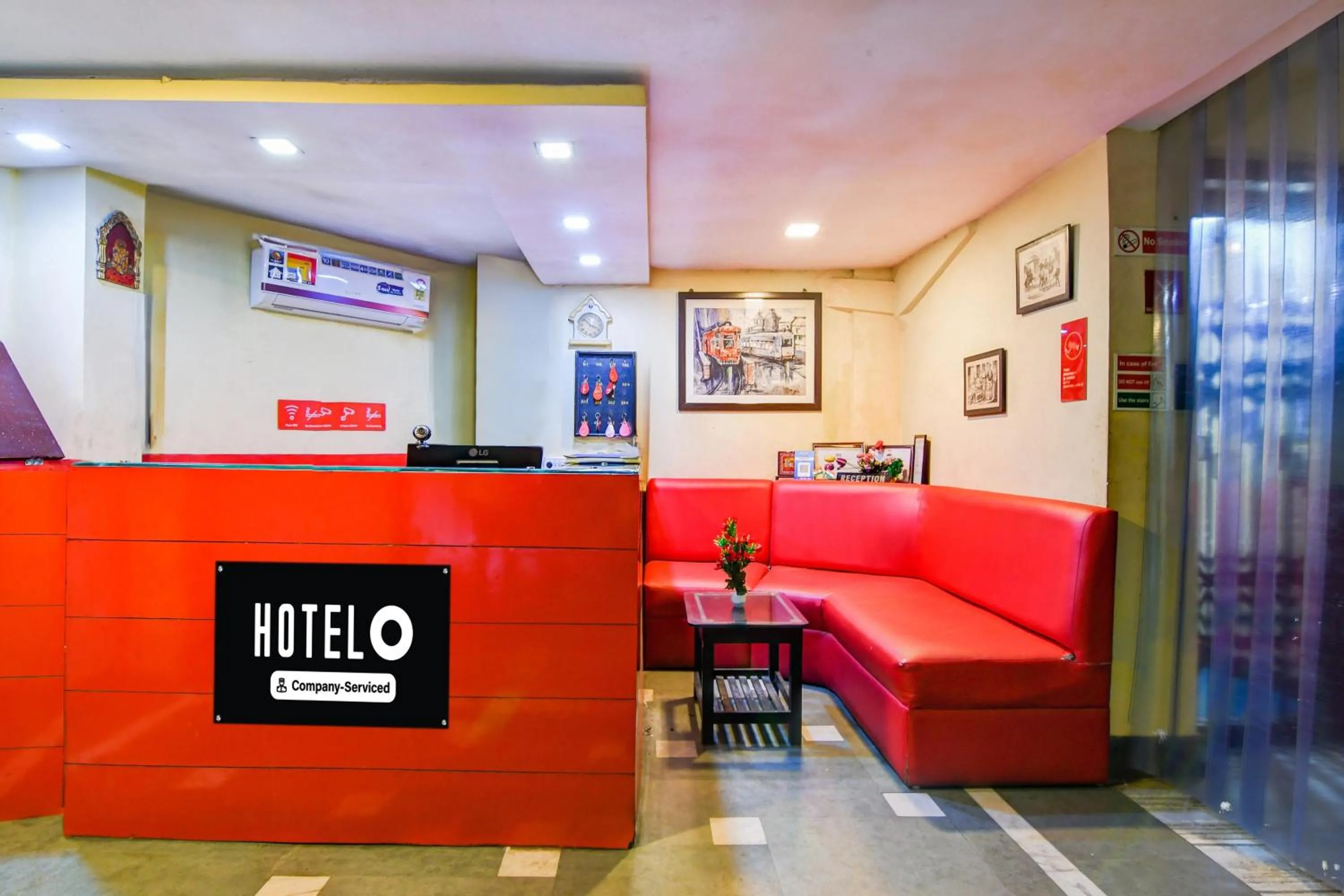 Lobby or reception in Super Hotel O Alipore Near Chetla Formerly Alipore Guest House