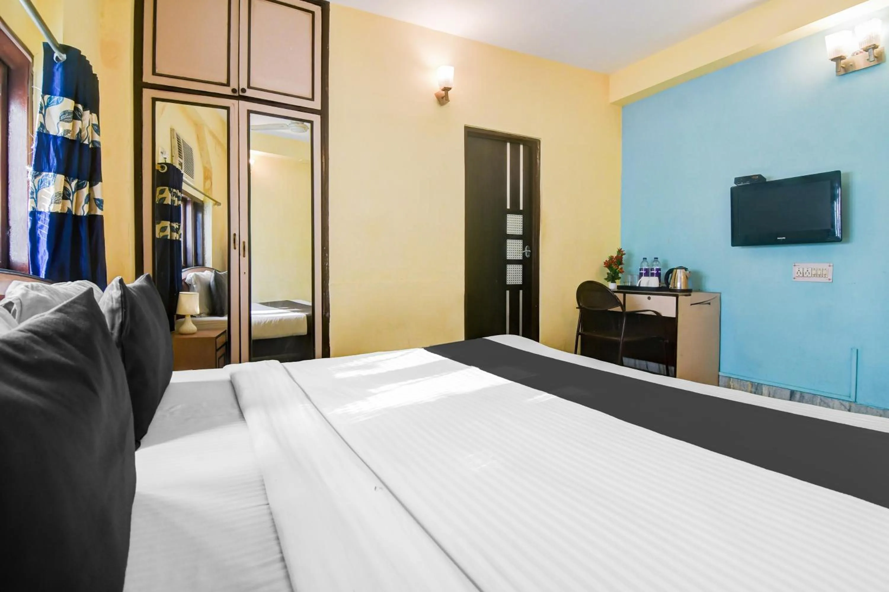 Bedroom, Bed in Super Hotel O Alipore Near Chetla Formerly Alipore Guest House