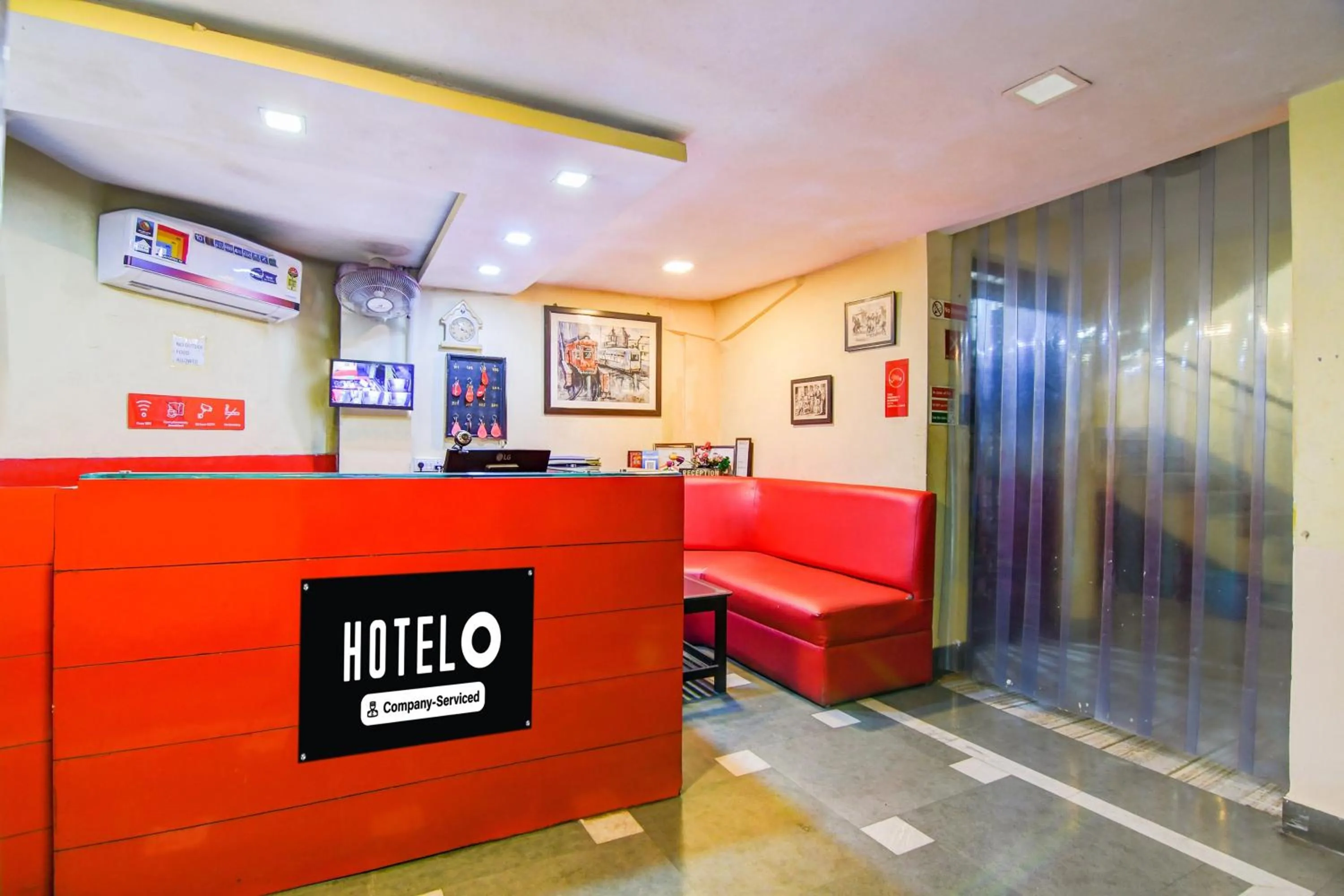 Lobby or reception in Super Hotel O Alipore Near Chetla Formerly Alipore Guest House