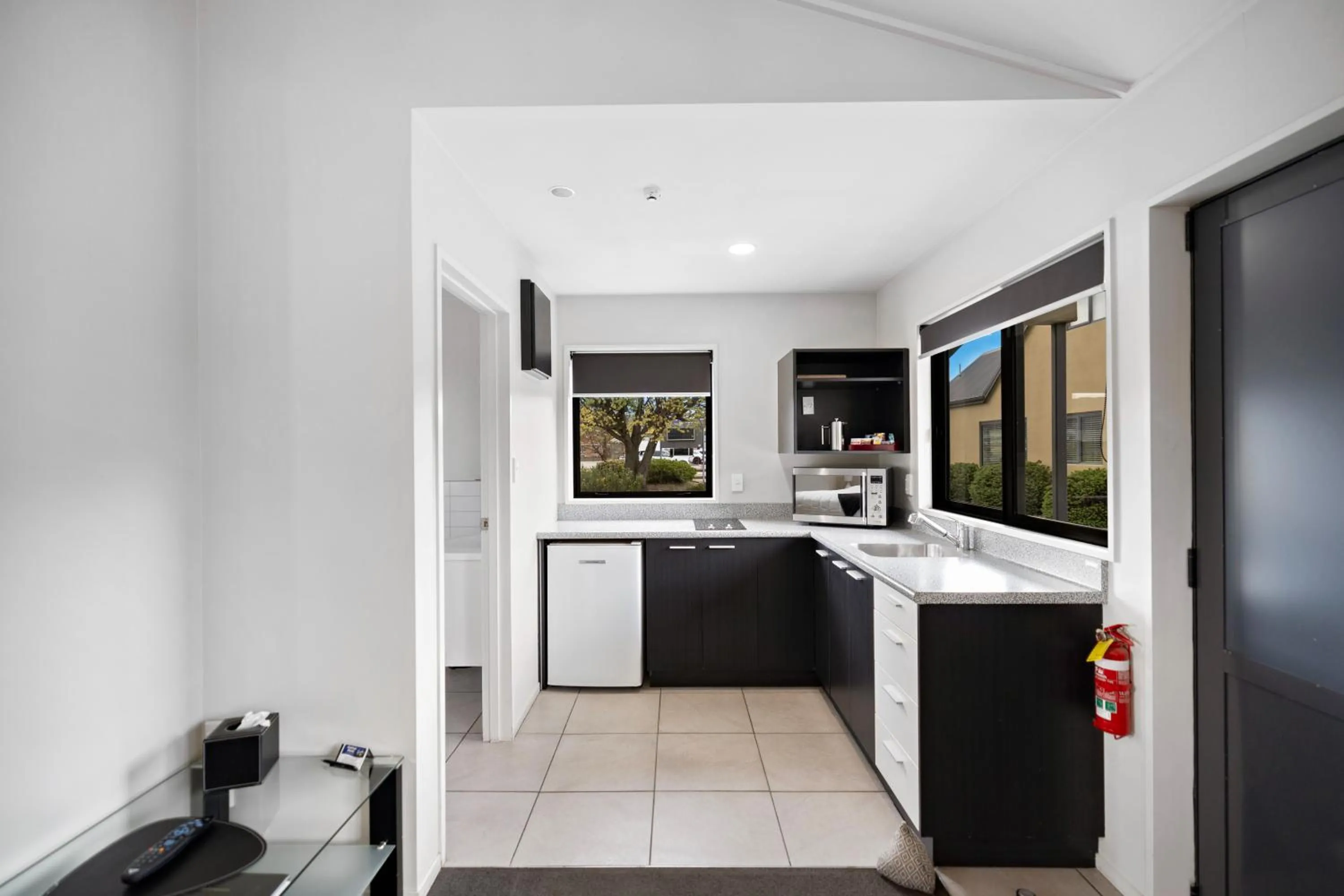 Kitchen or kitchenette in Avenue Motel