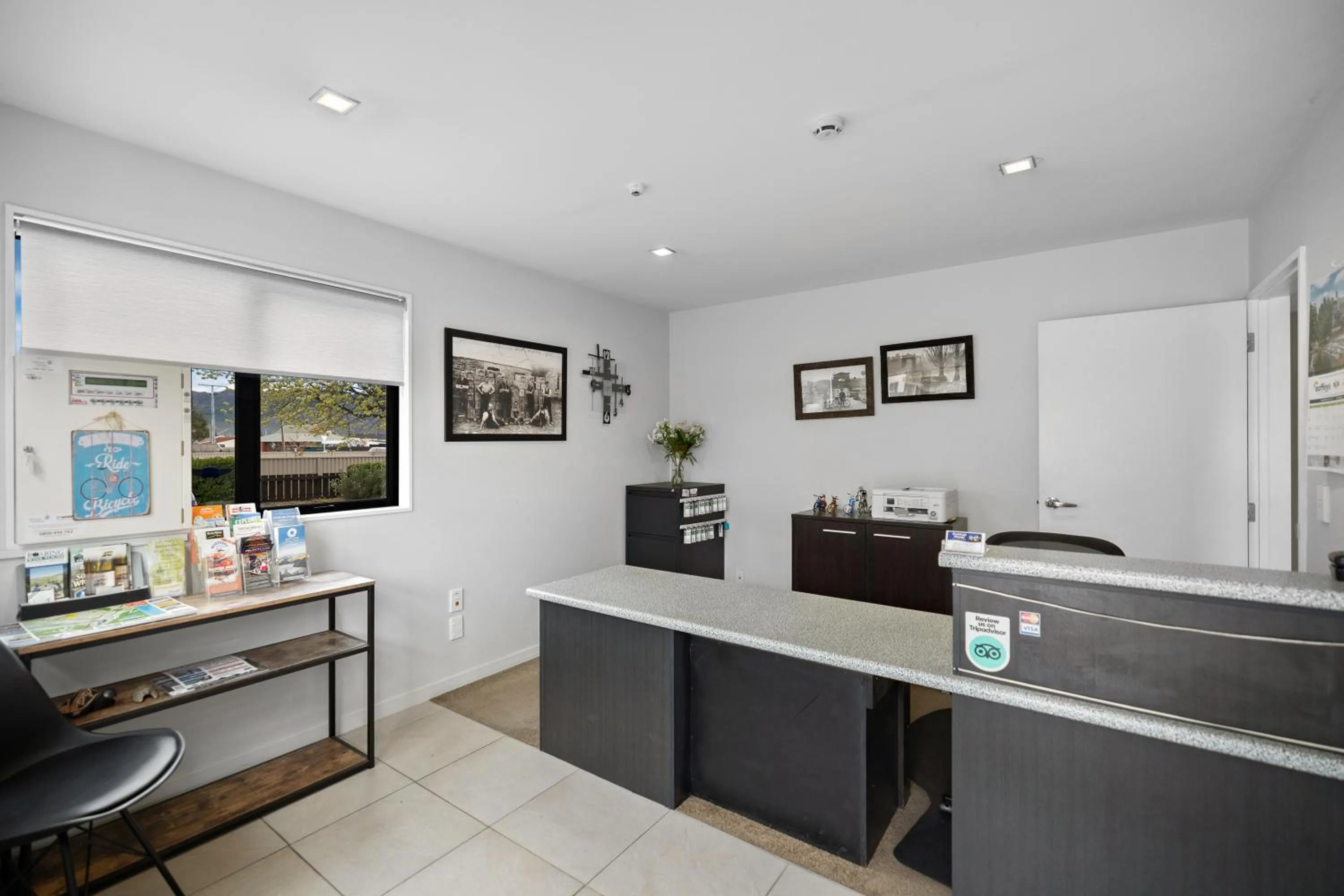 Property building in Avenue Motel