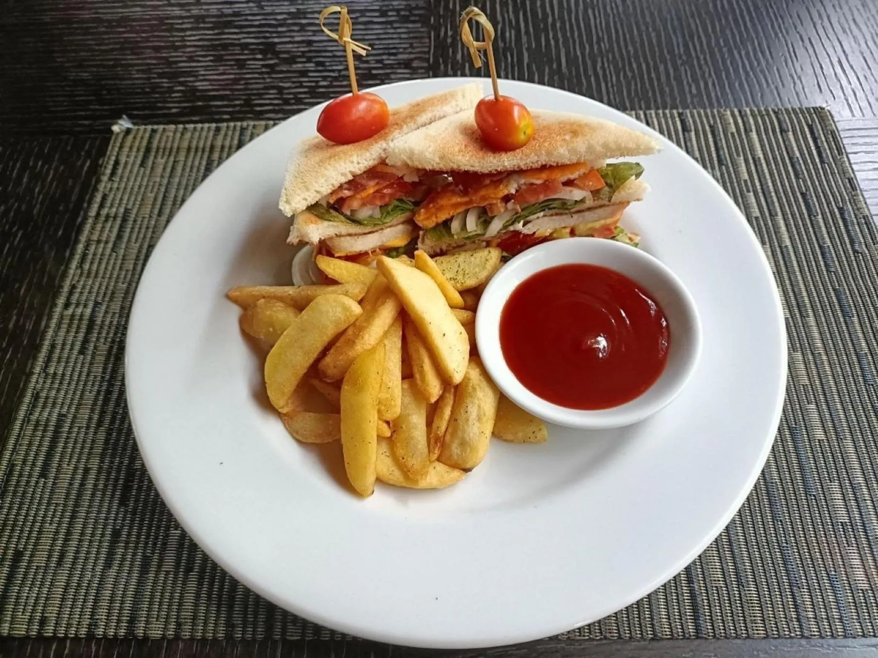 Restaurant/places to eat, Food in Phuket Panwa Beachfront Resort