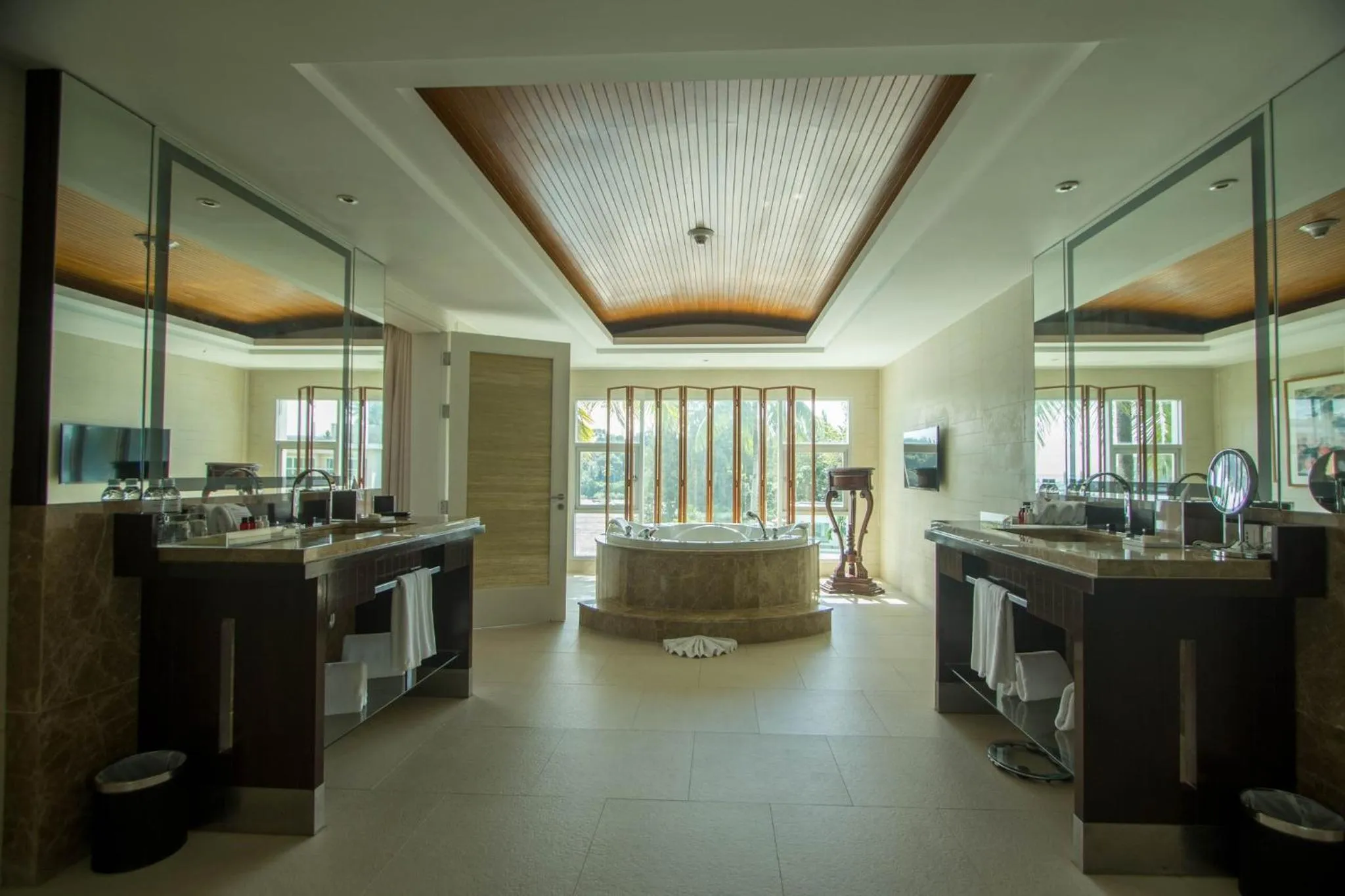 Photo of the whole room, Restaurant/Places to Eat in Phuket Panwa Beachfront Resort