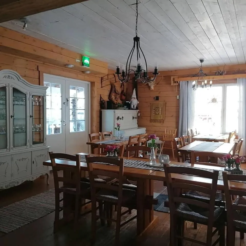 Santa's Little Village - Hotel Uitonniemi