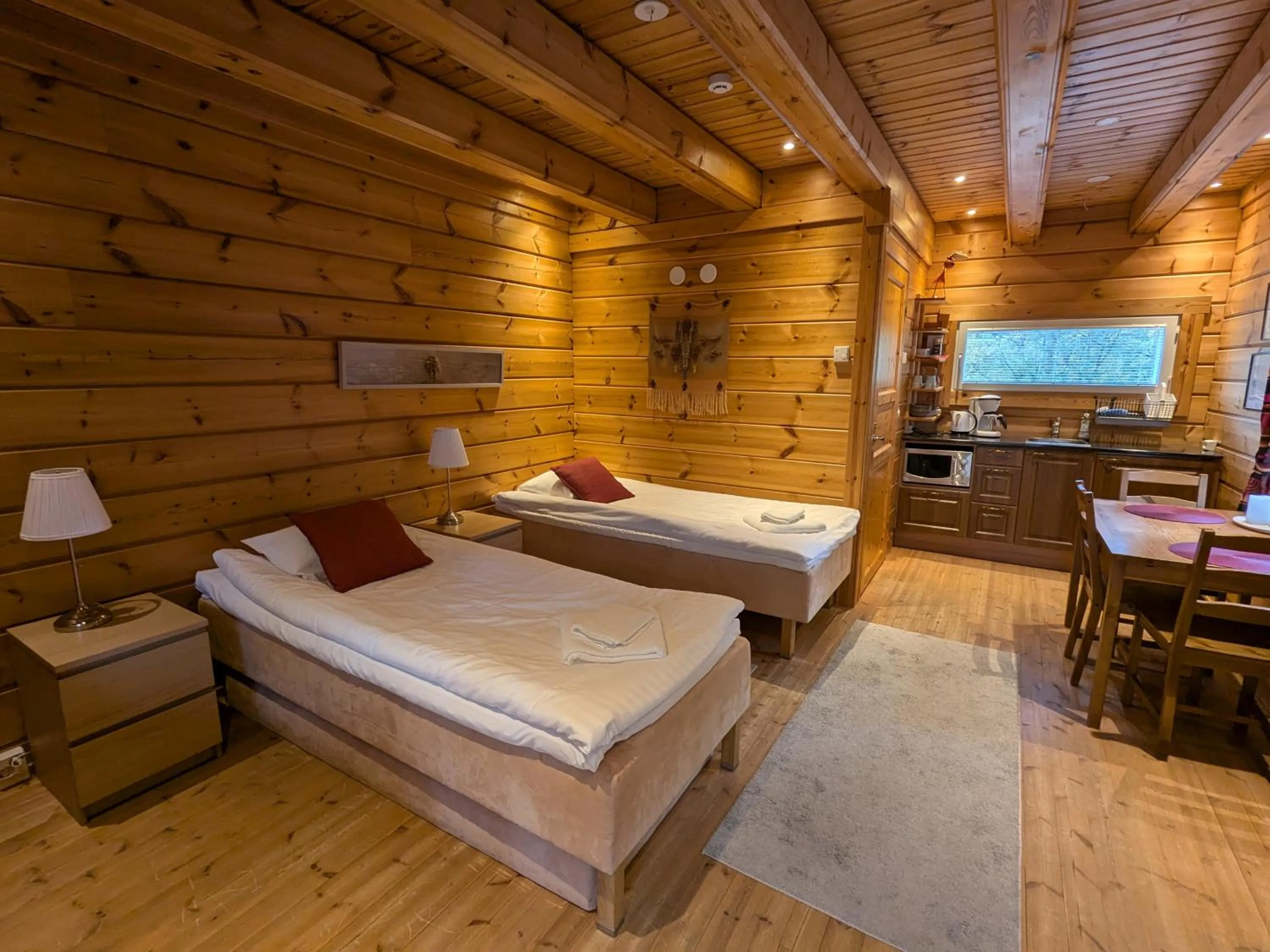 Bed in Santa's Little Village - Hotel Uitonniemi