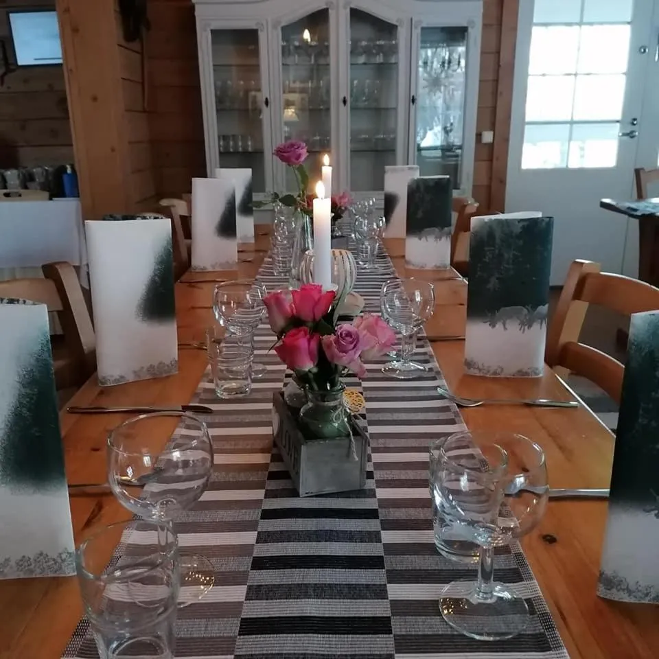Santa's Little Village - Hotel Uitonniemi