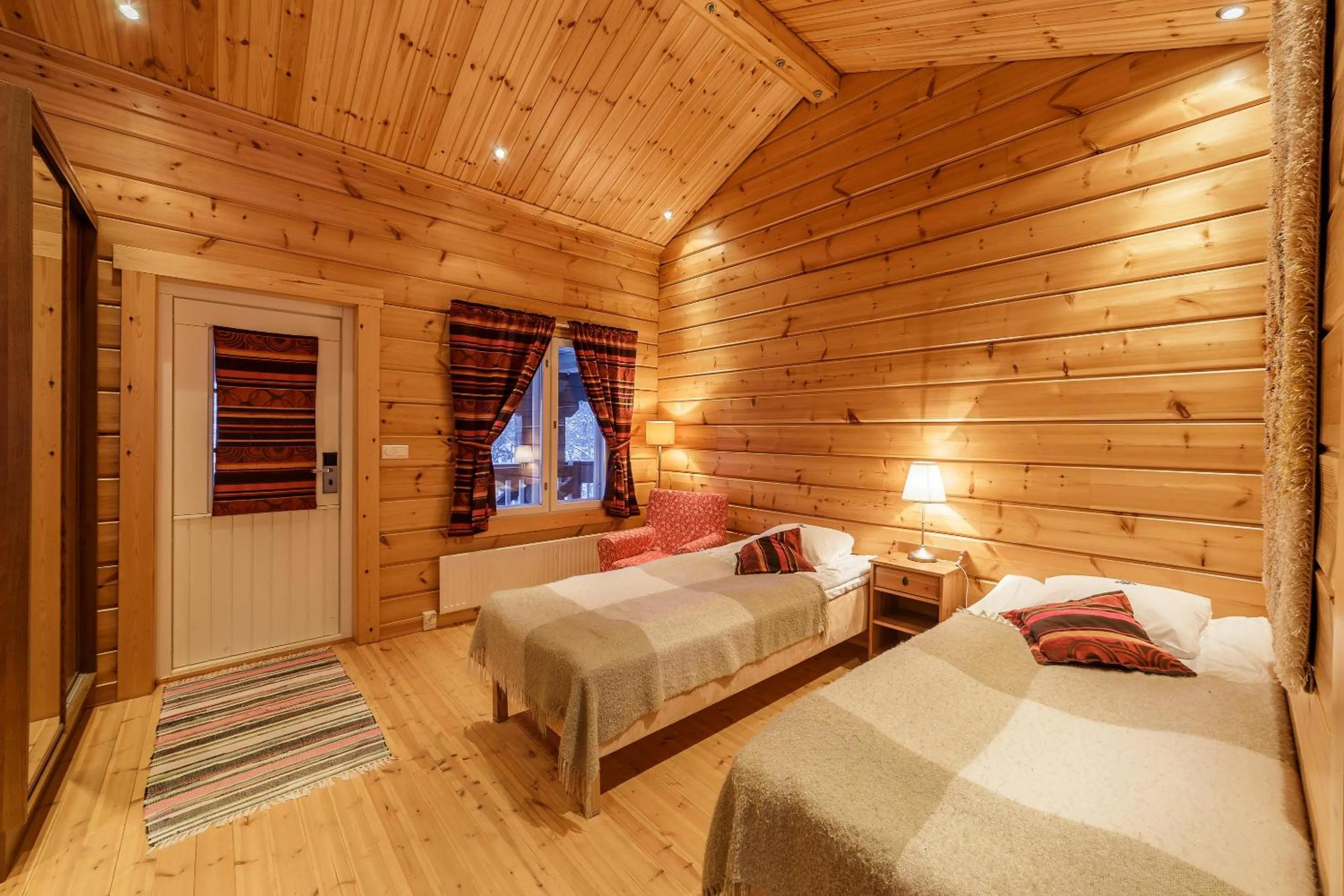 Photo of the whole room, Bed in Santa's Little Village - Hotel Uitonniemi