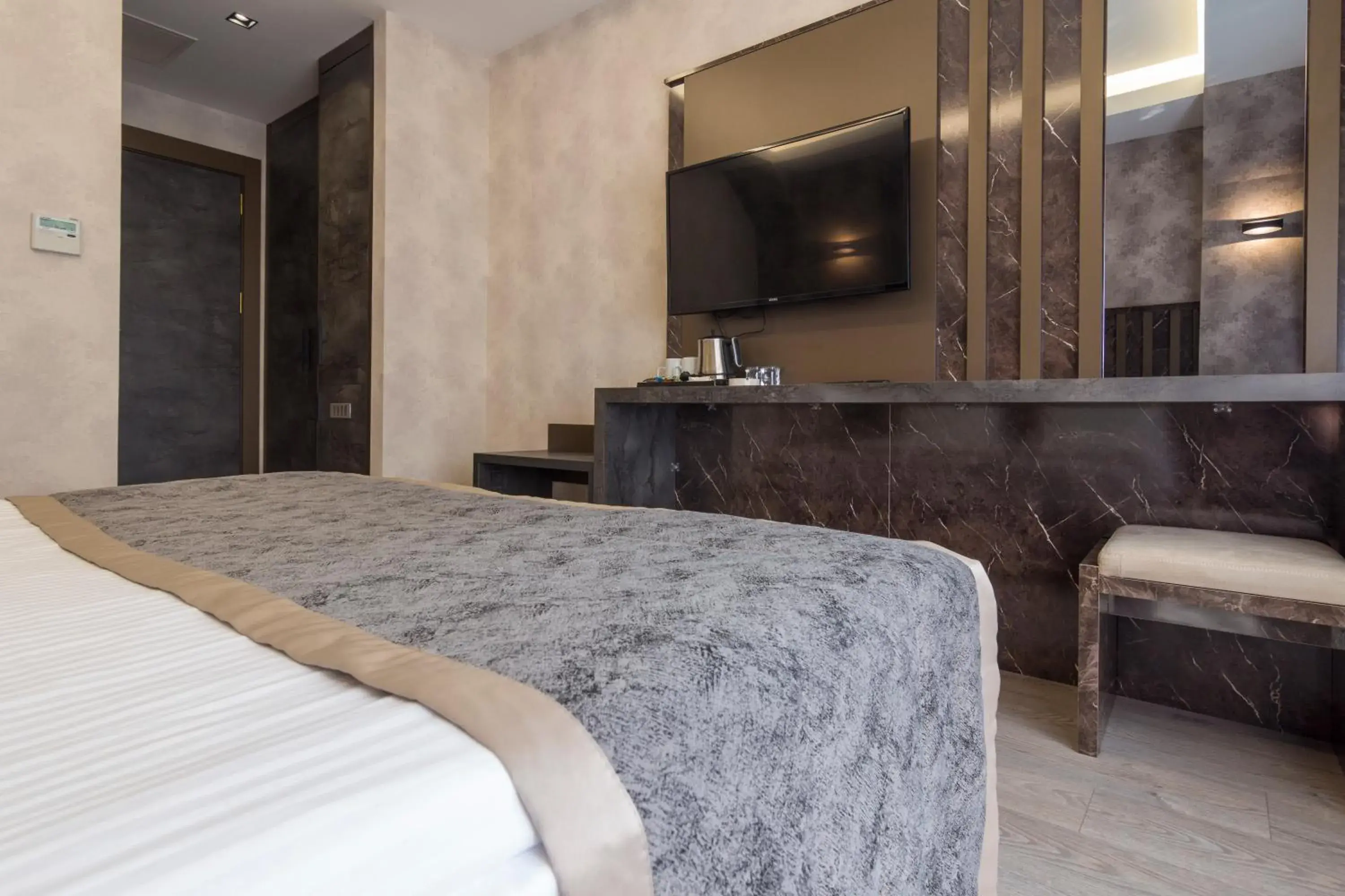 TV and multimedia, Bed in Ankara Royal Hotel TV and multimedia, Bed in Ankara Royal Hotel