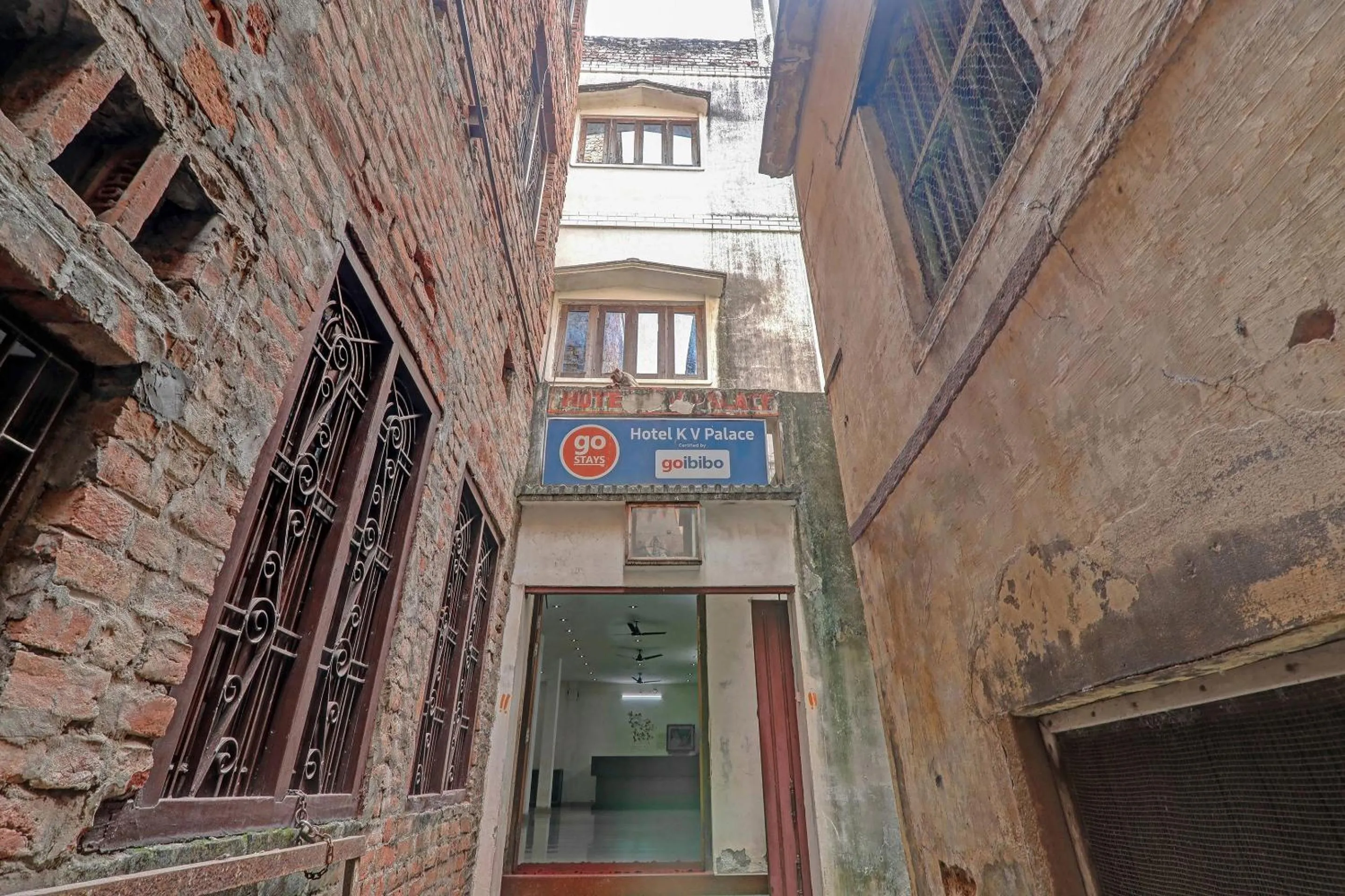 Facade/entrance in Hotel K V PALACE