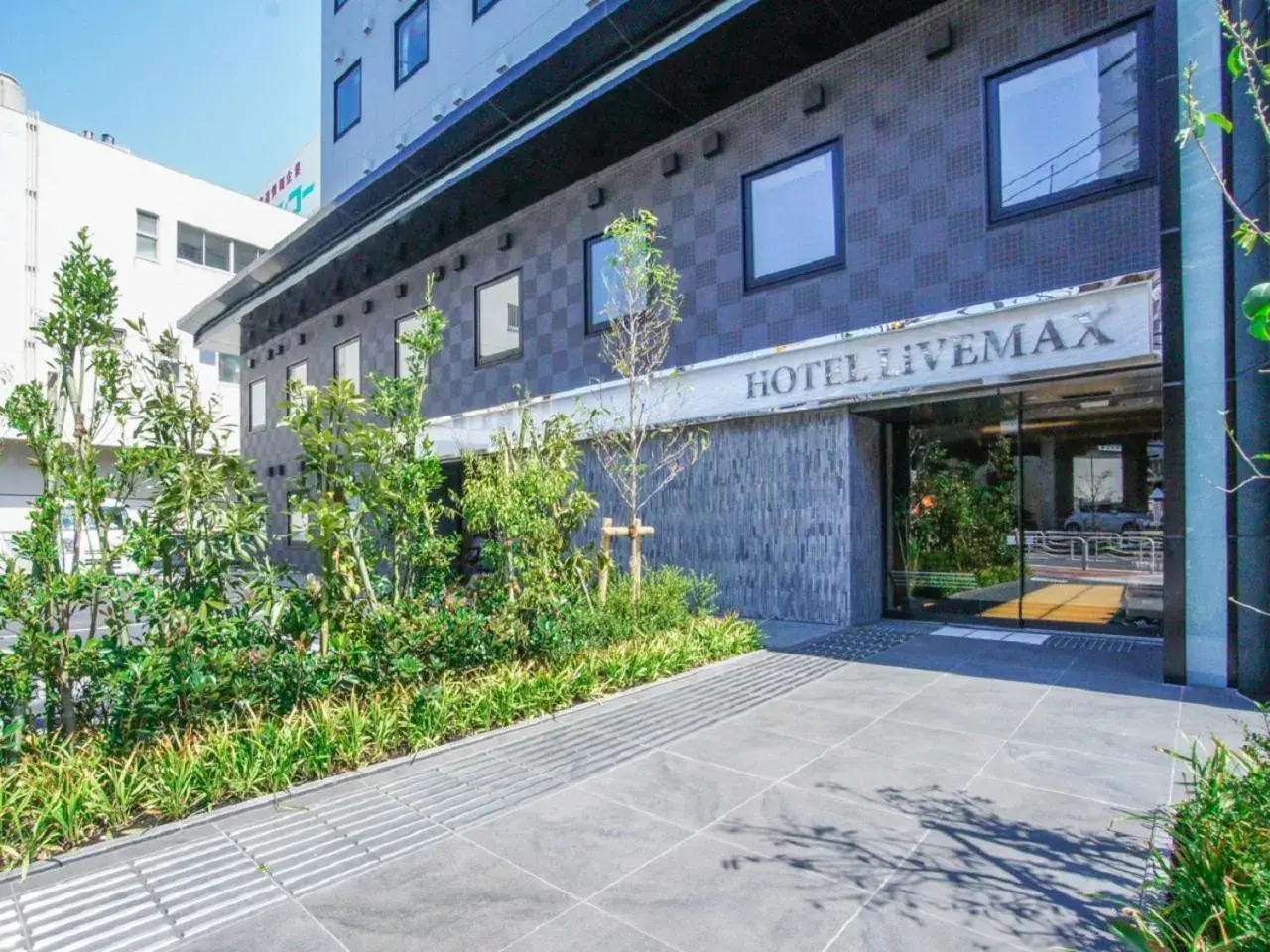 Property building in HOTEL LiVEMAX Tokyo Shiomi Ekimae Property building in HOTEL LiVEMAX Tokyo Shiomi Ekimae