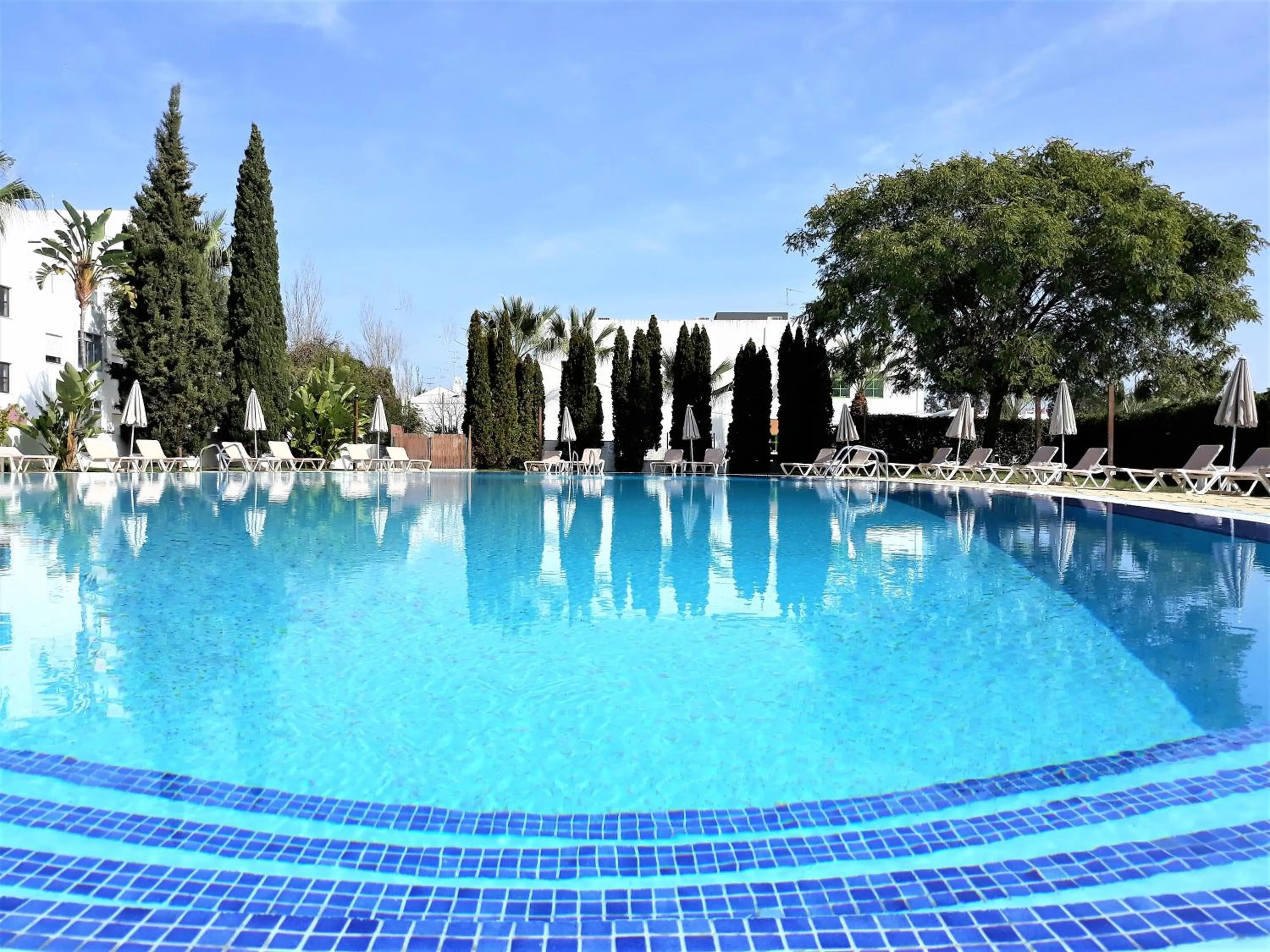 Entertainment in AP Maria Nova Lounge - Adults Friendly