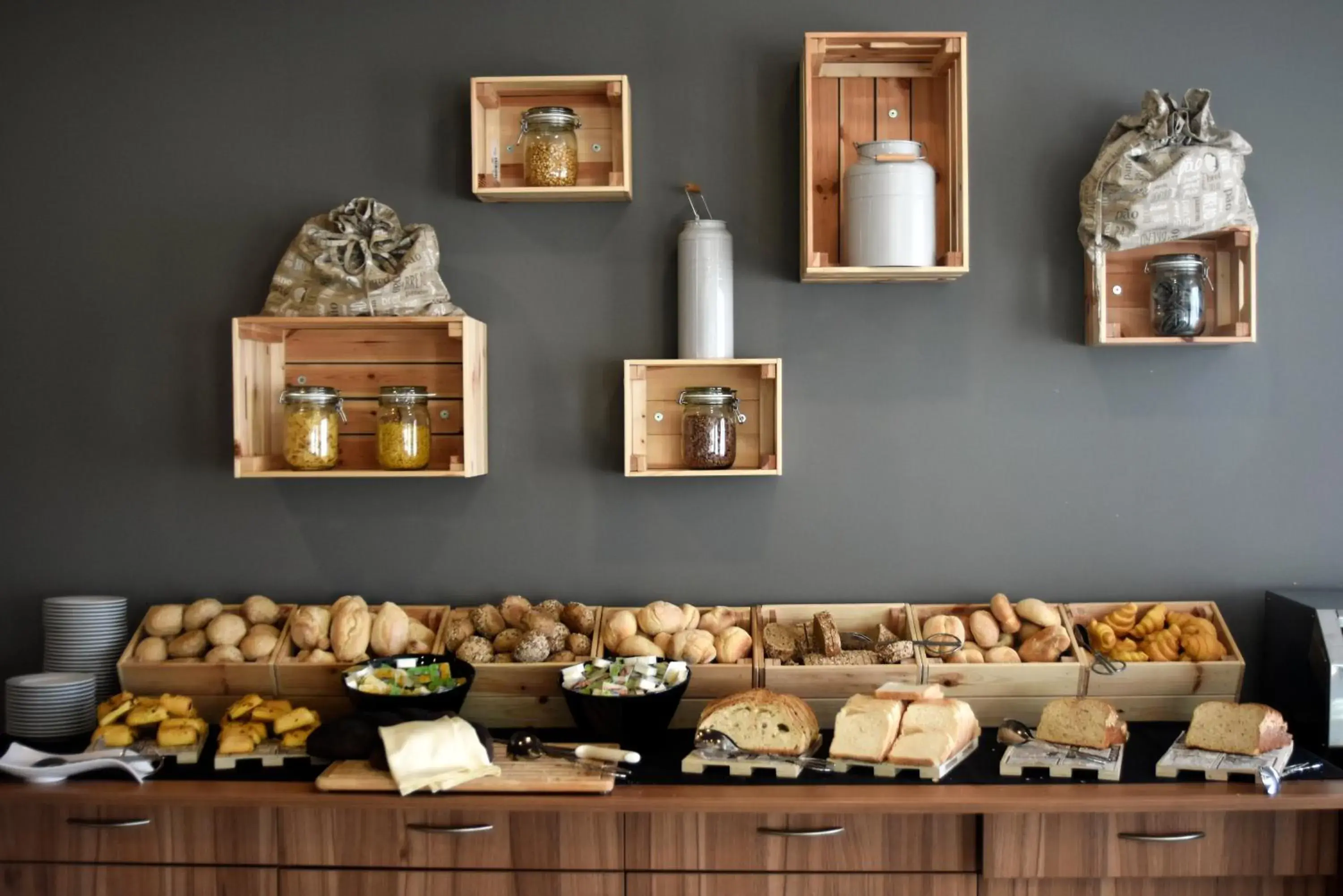 Continental breakfast in AP Maria Nova Lounge - Adults Friendly Continental breakfast in AP Maria Nova Lounge - Adults Friendly