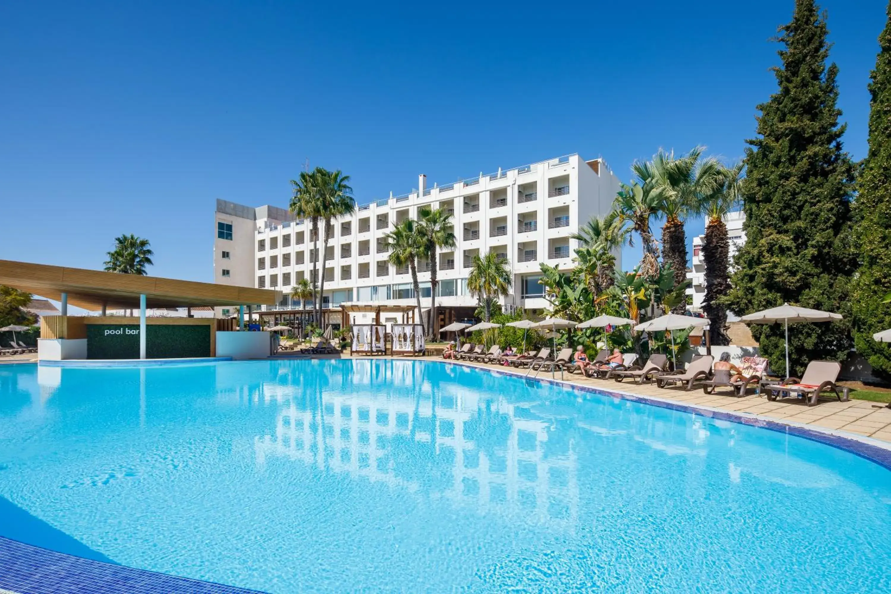 Swimming pool in AP Maria Nova Lounge - Adults Friendly Swimming pool in AP Maria Nova Lounge - Adults Friendly