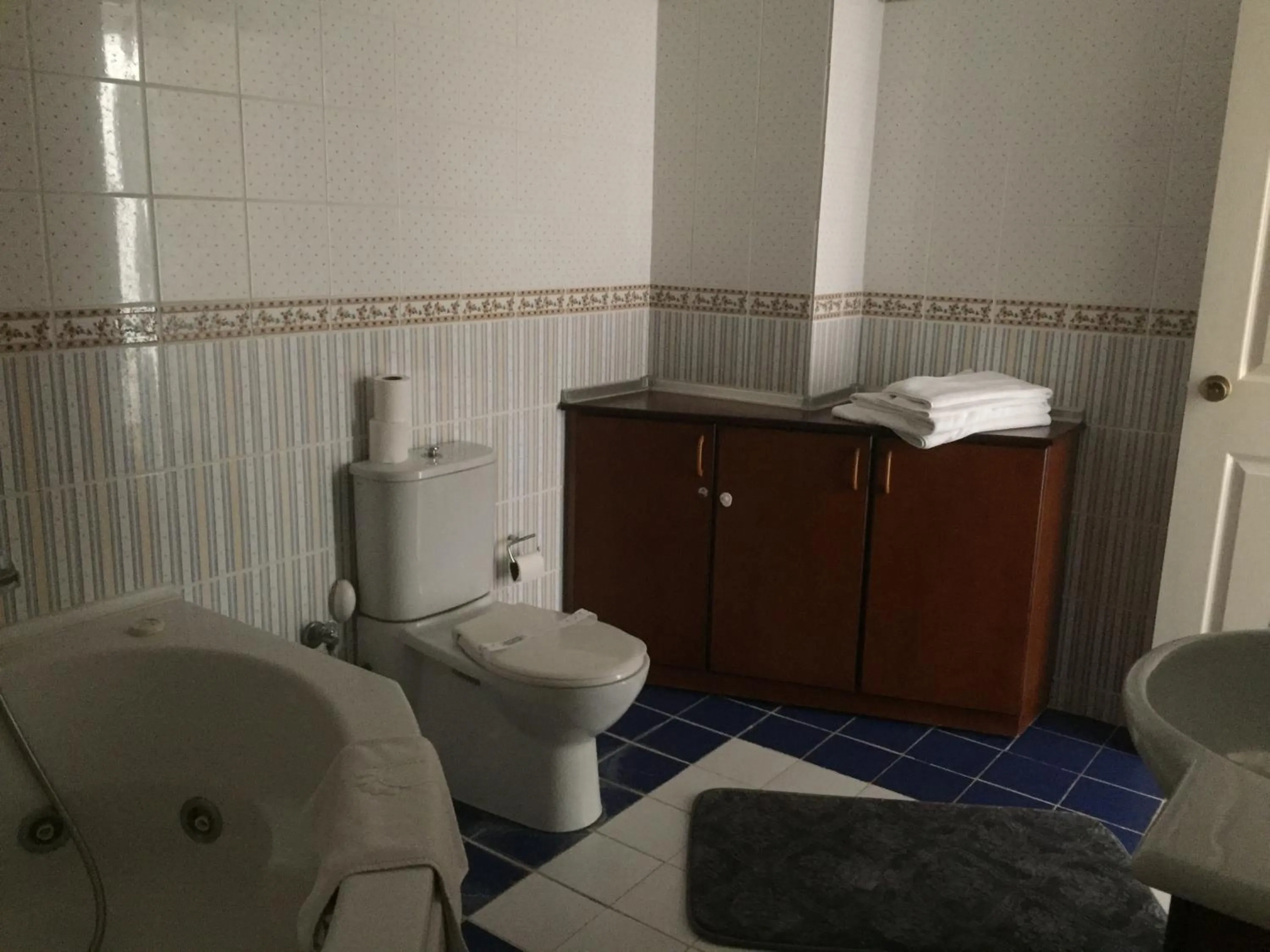 Bathroom in Hotel Eken Prestige