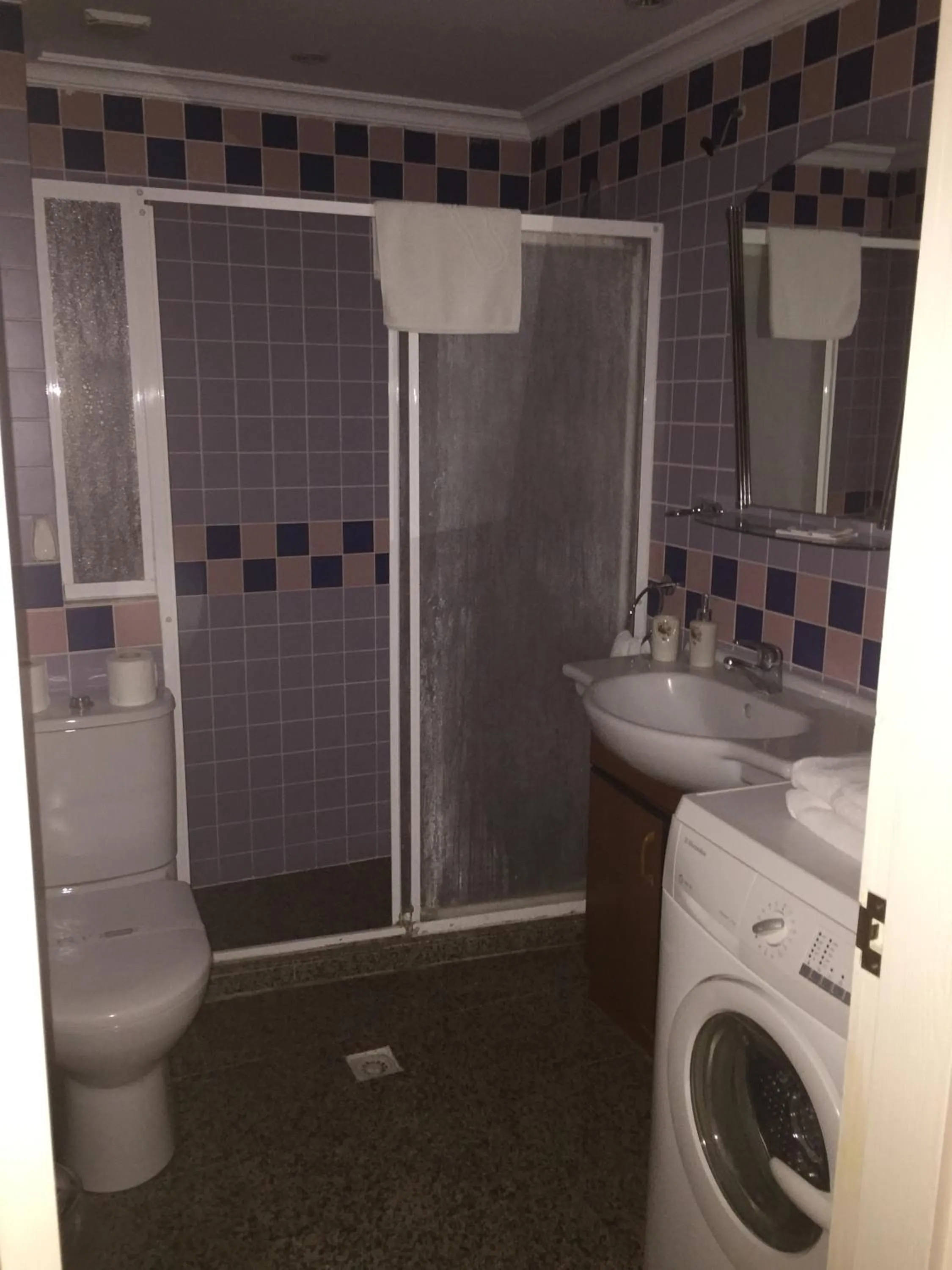 Bathroom in Hotel Eken Prestige