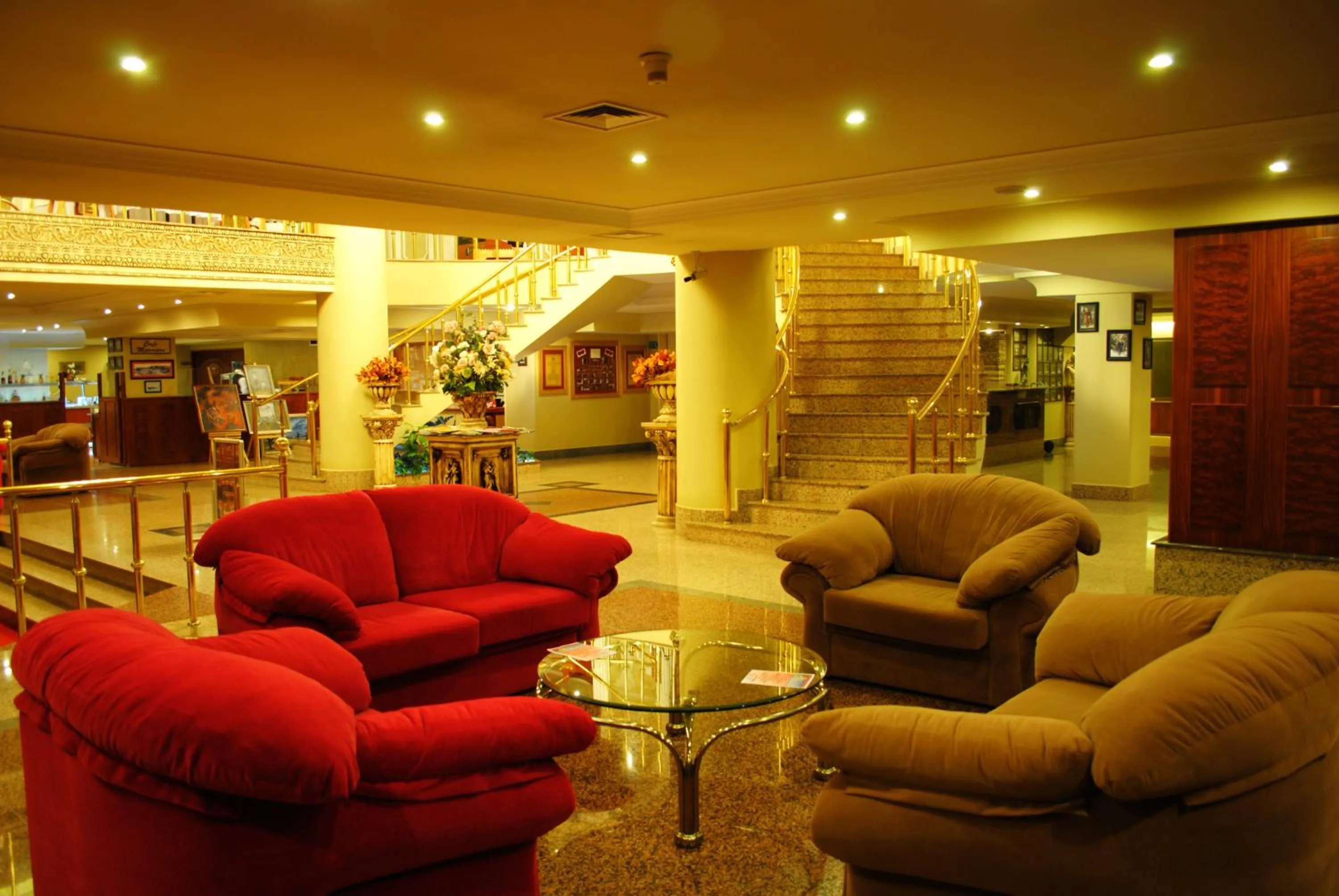 Communal lounge/ TV room in Hotel Eken Prestige