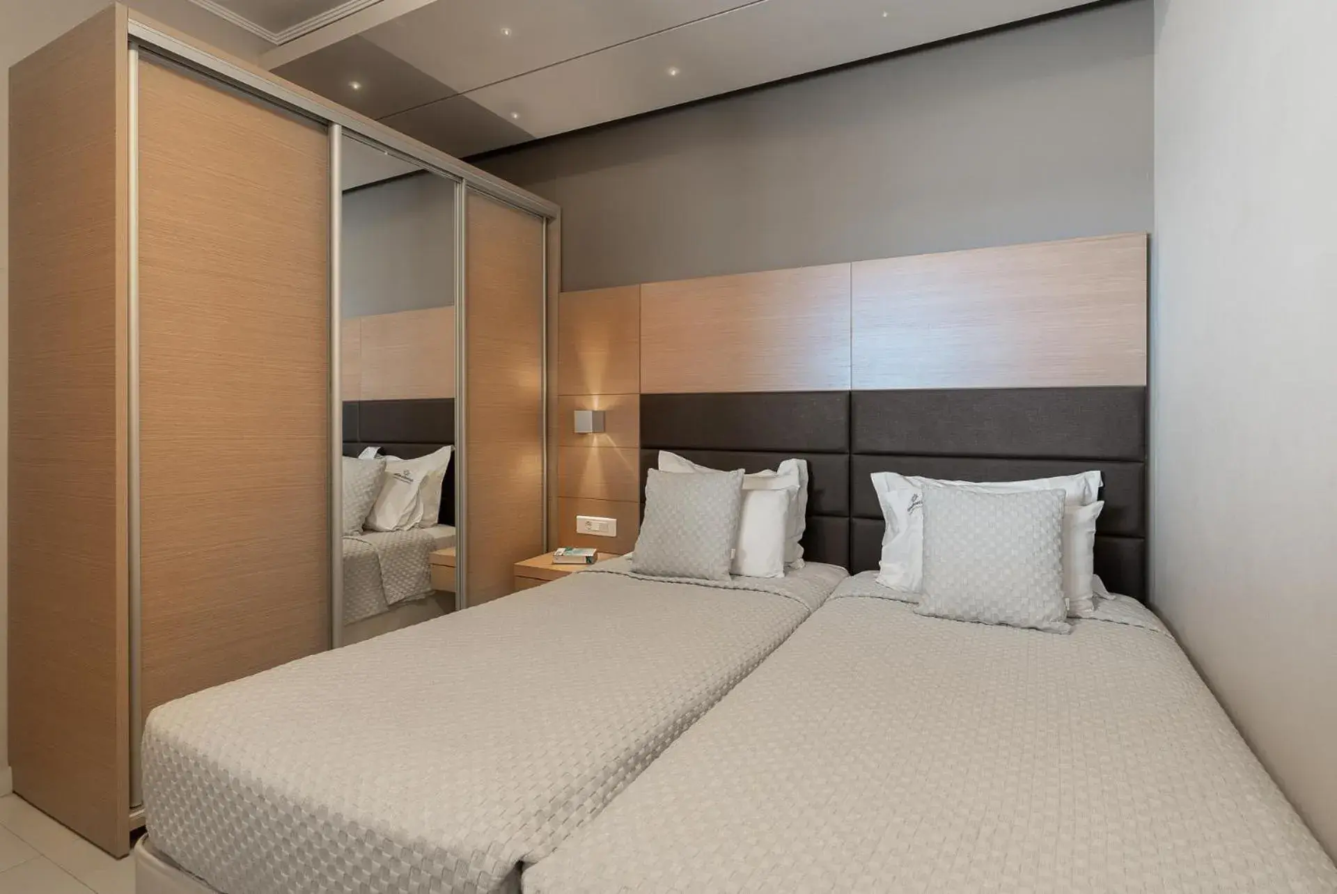 Bed in Kymothoe Elite Suites Bed in Kymothoe Elite Suites