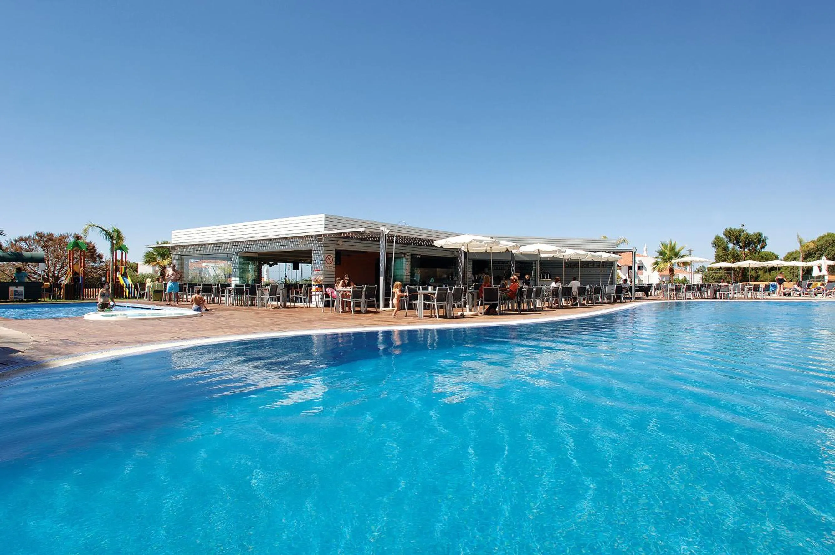Swimming pool in Hotel Apartamento Balaia Atlantico