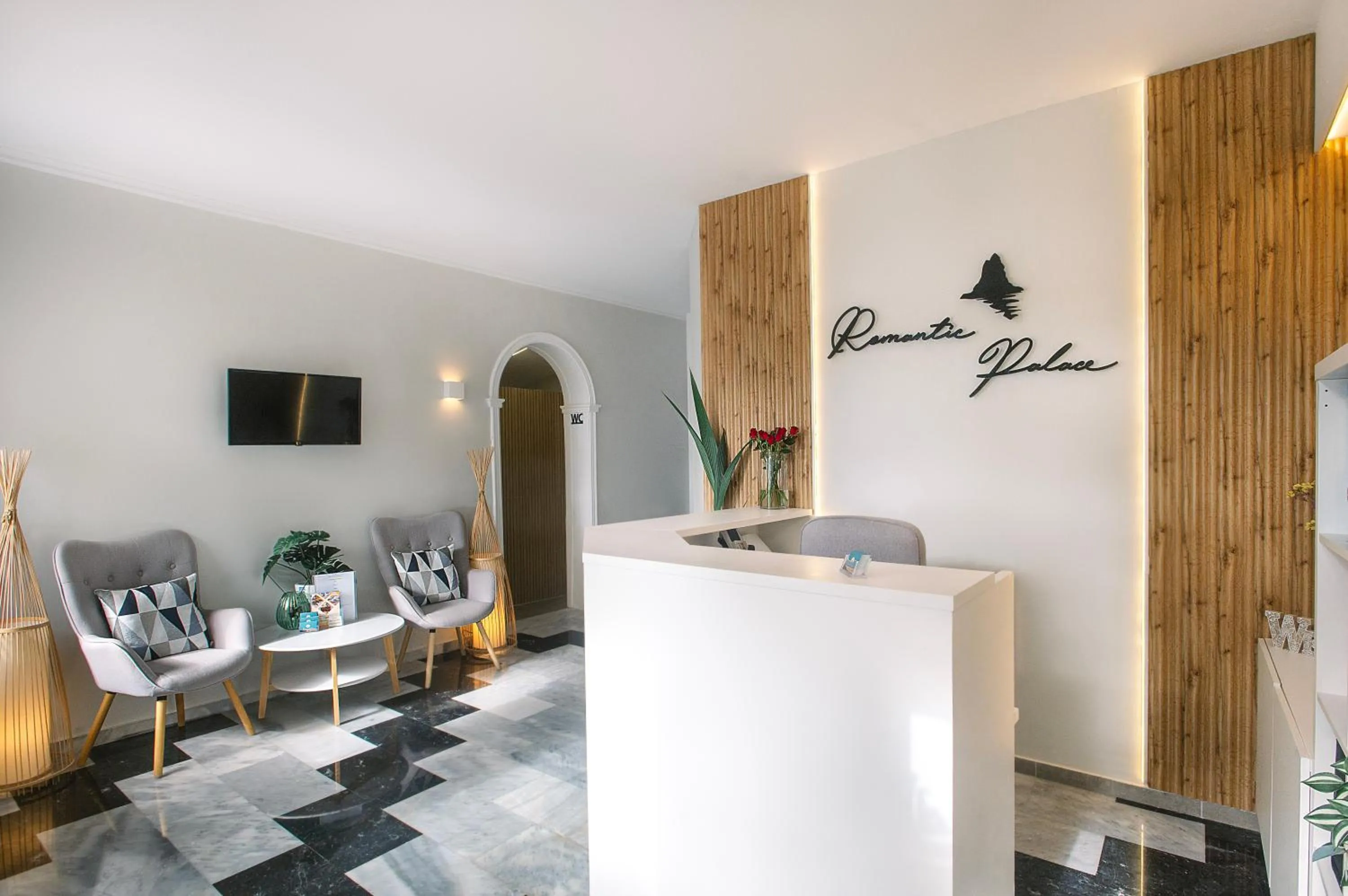 Romantic Palace Beach Apartments