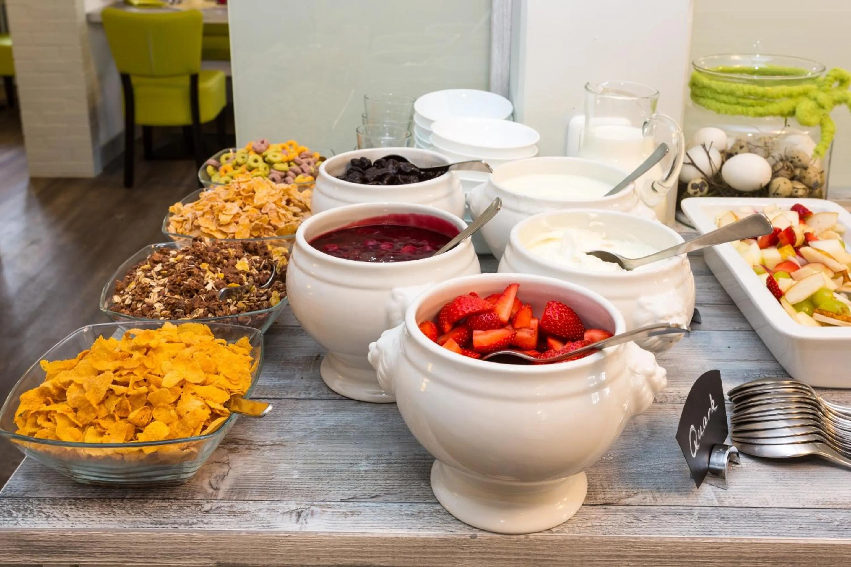 Buffet breakfast in Letj Briis