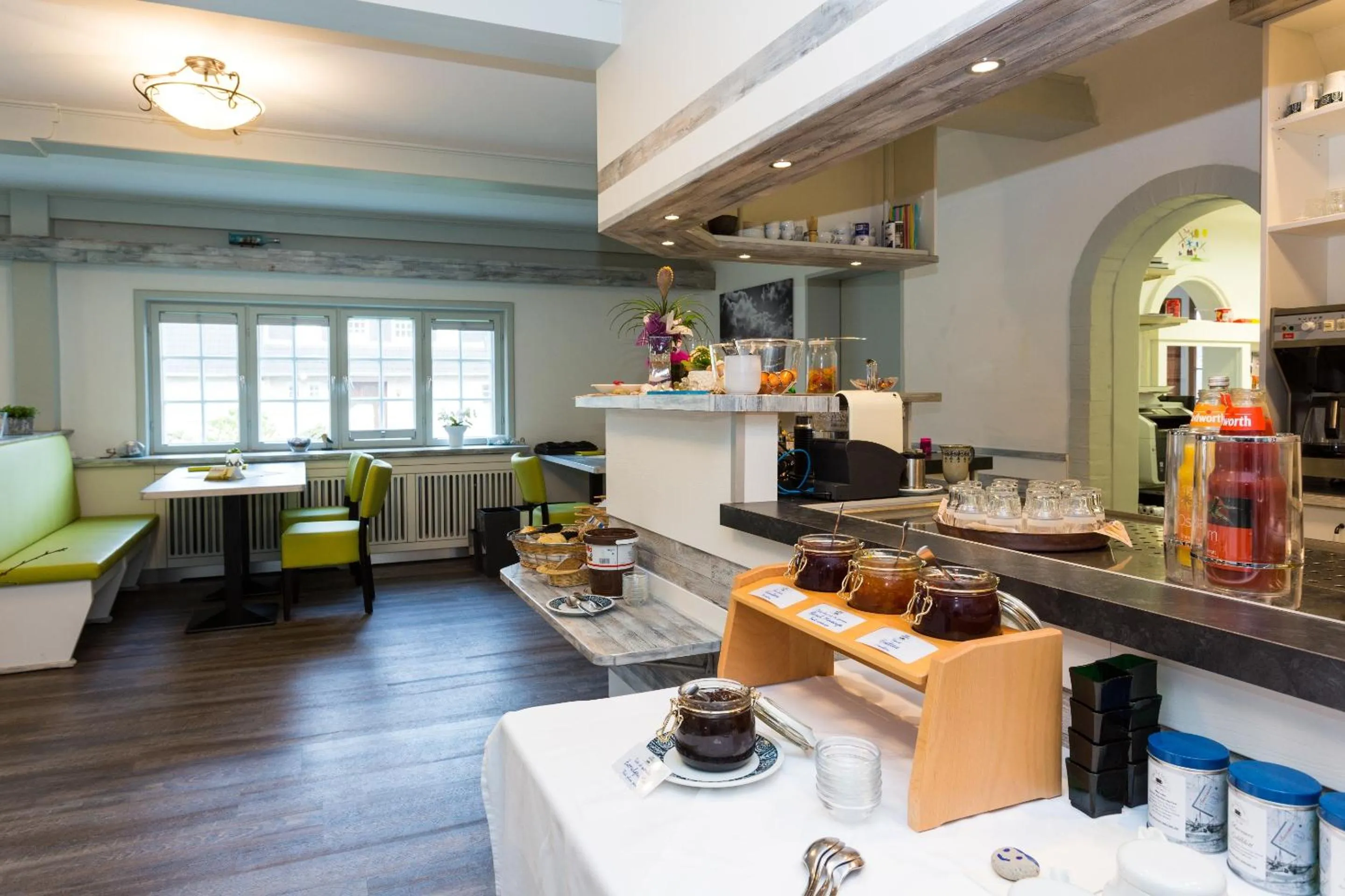 Buffet breakfast in Letj Briis