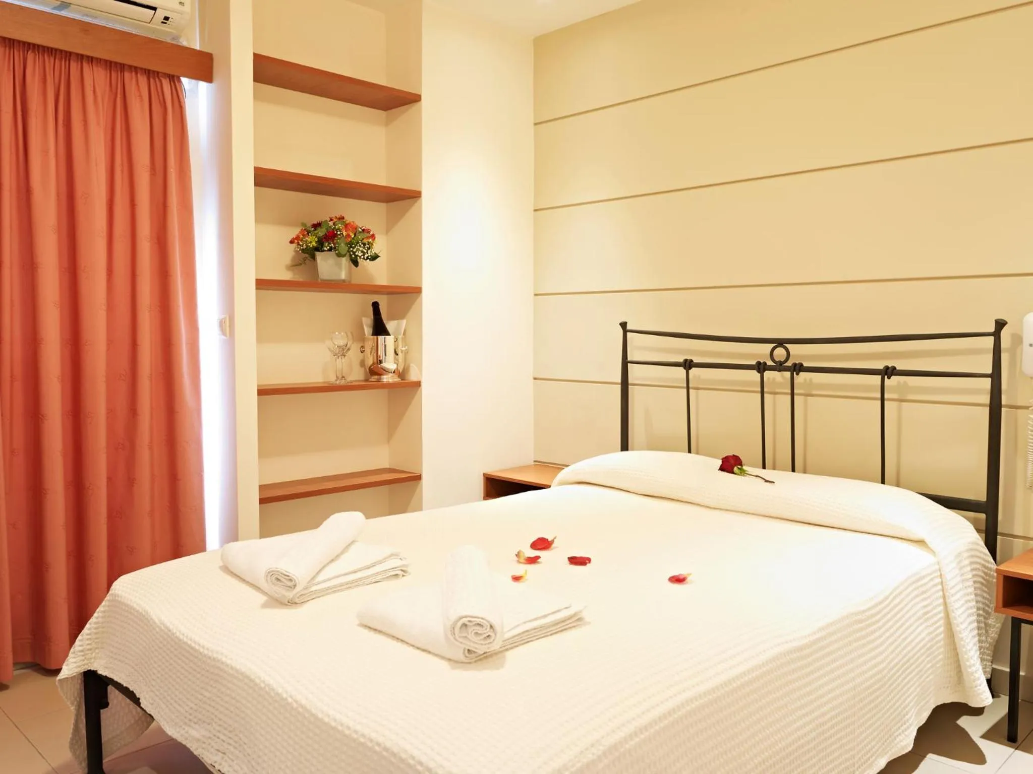 Bedroom, Bed in Hotel Galaxias