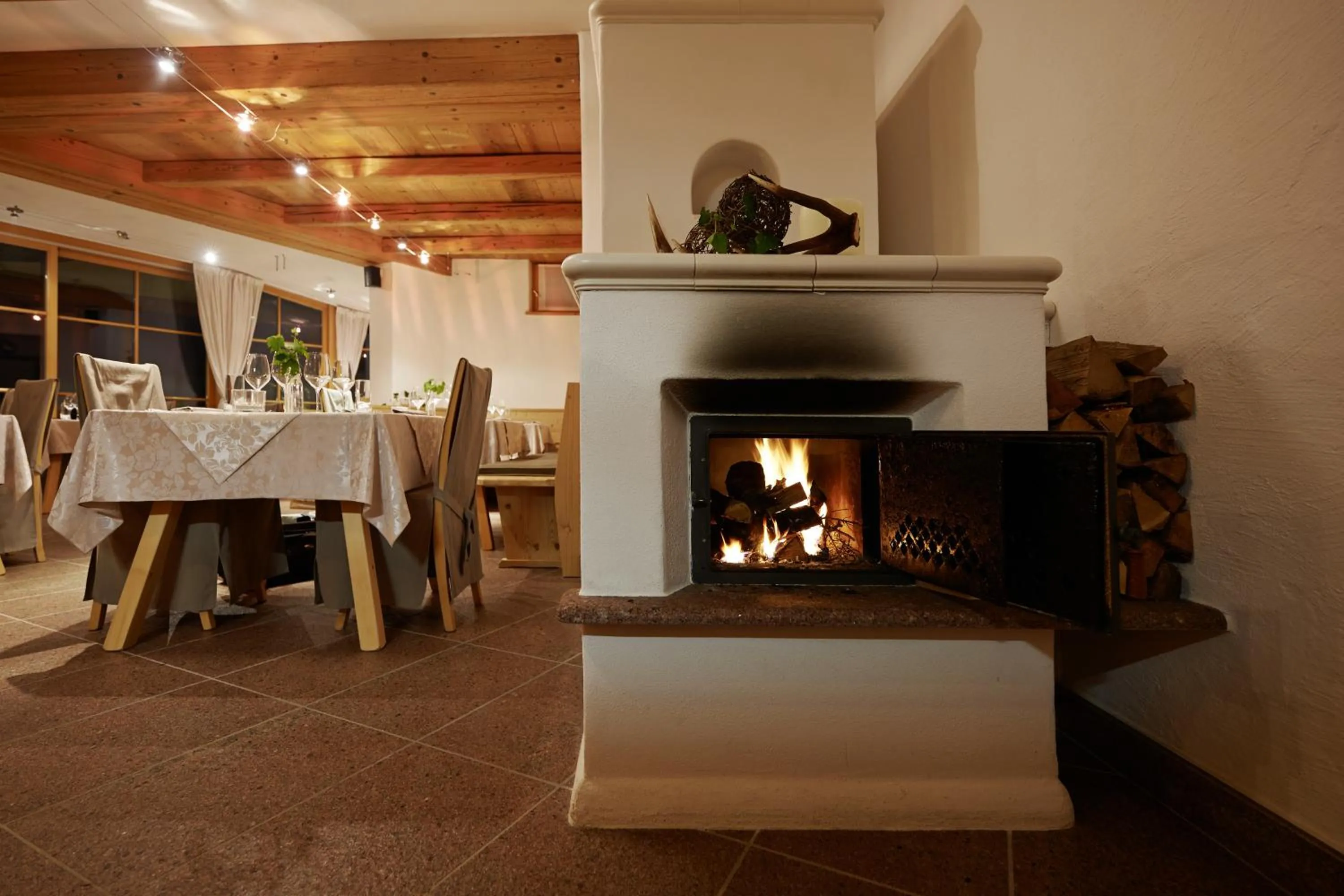 Restaurant/places to eat in Chalet Grumer Suites&Spa