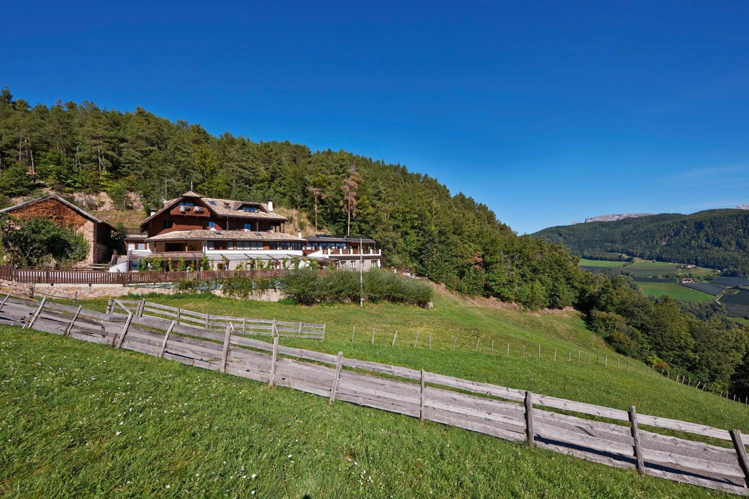 Facade/entrance in Chalet Grumer Suites&Spa