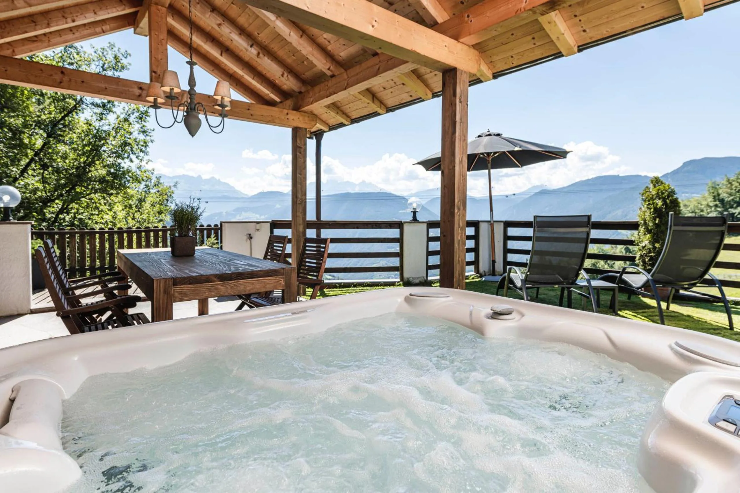 Hot Tub in Chalet Grumer Suites&Spa