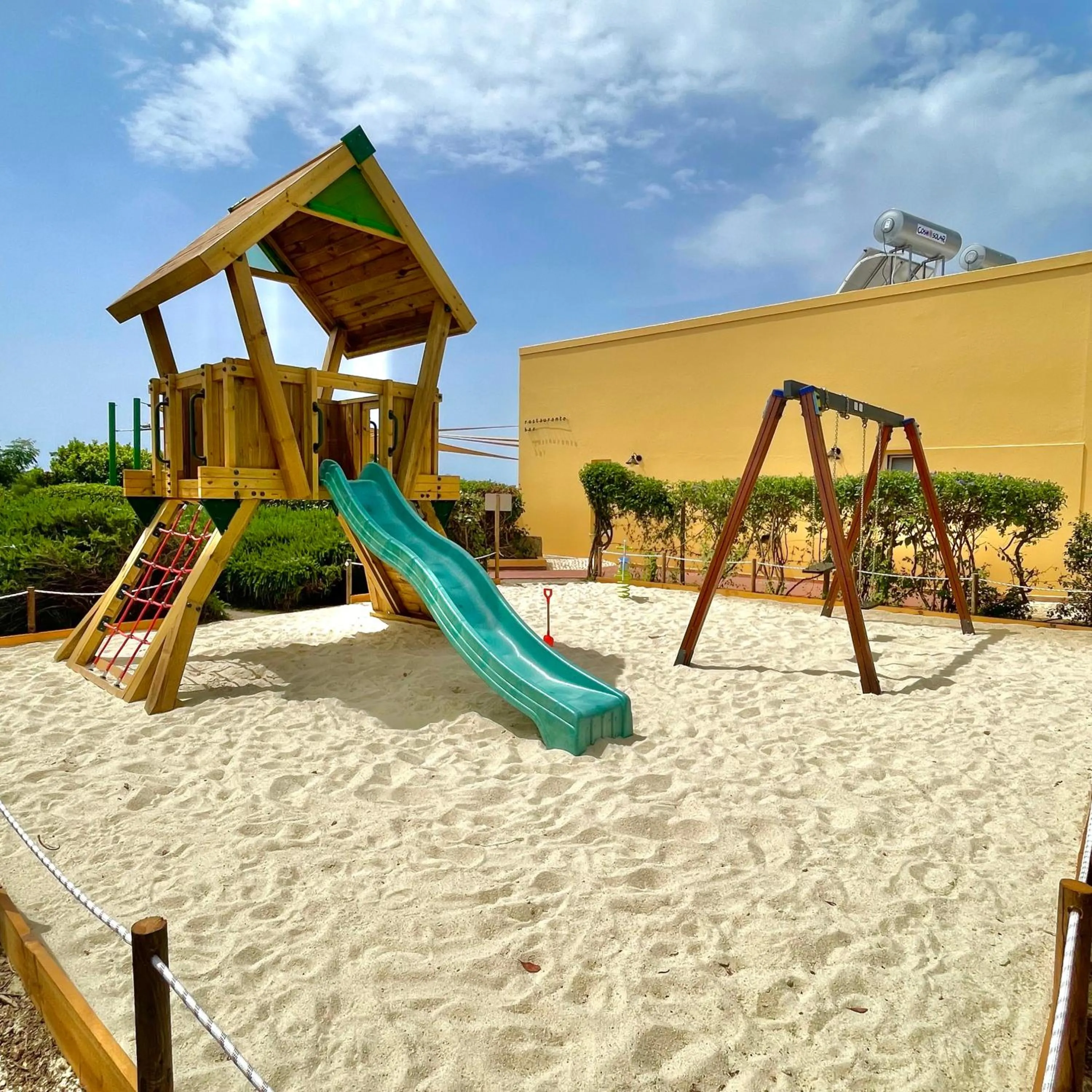 Children play ground in Hotel Rural Quinta do Marco - Nature & Dining
