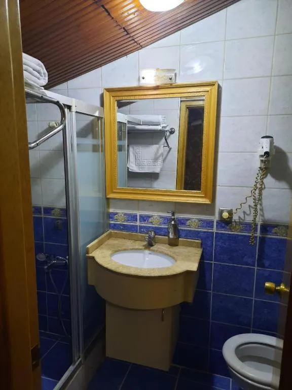 Shower in Grand Hisar Hotel