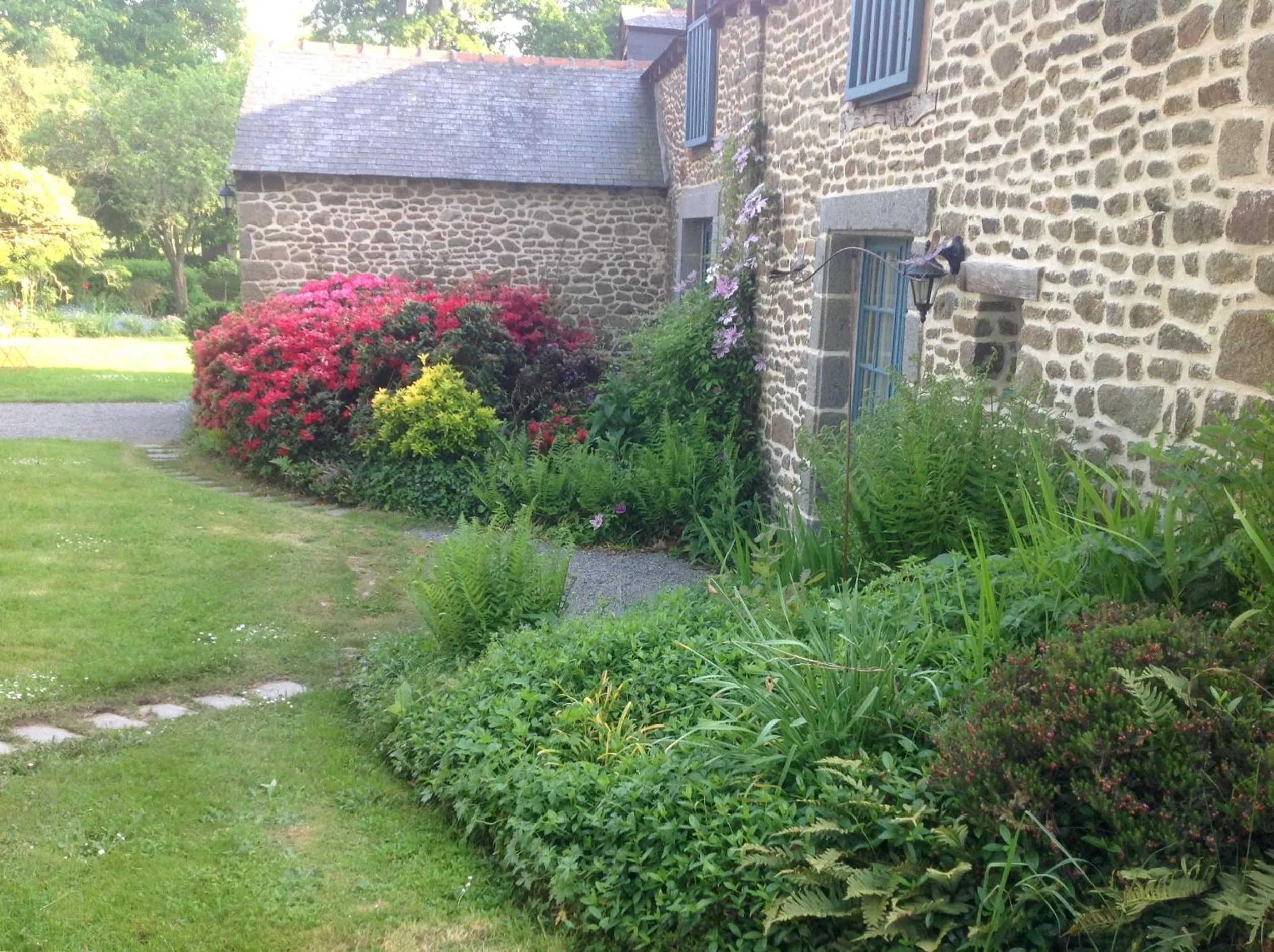 Property building in Au Pont Ricoul