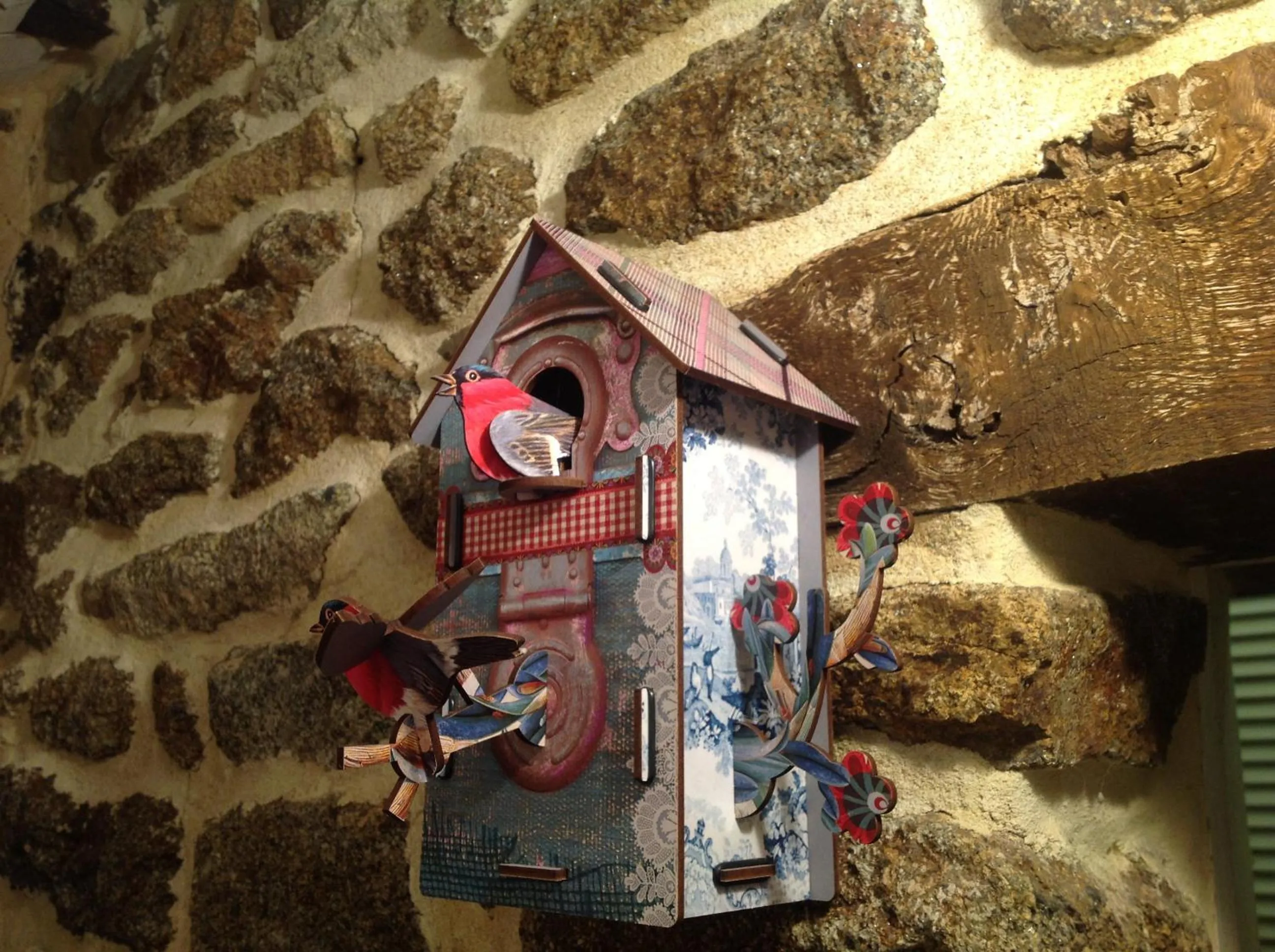 Decorative detail in Au Pont Ricoul