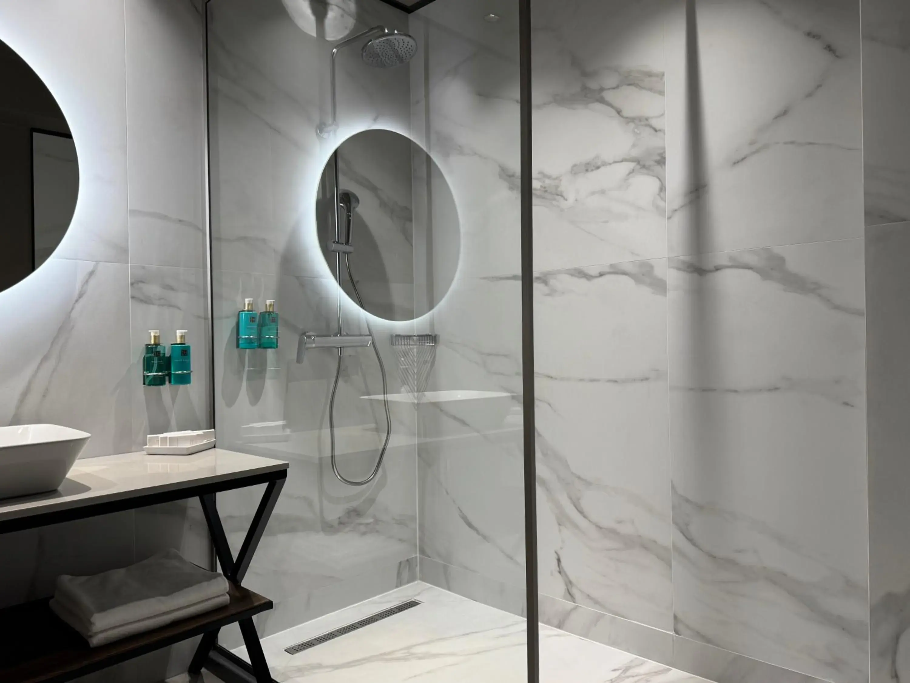 Bathroom in RIN Airport Hotel Bathroom in RIN Airport Hotel