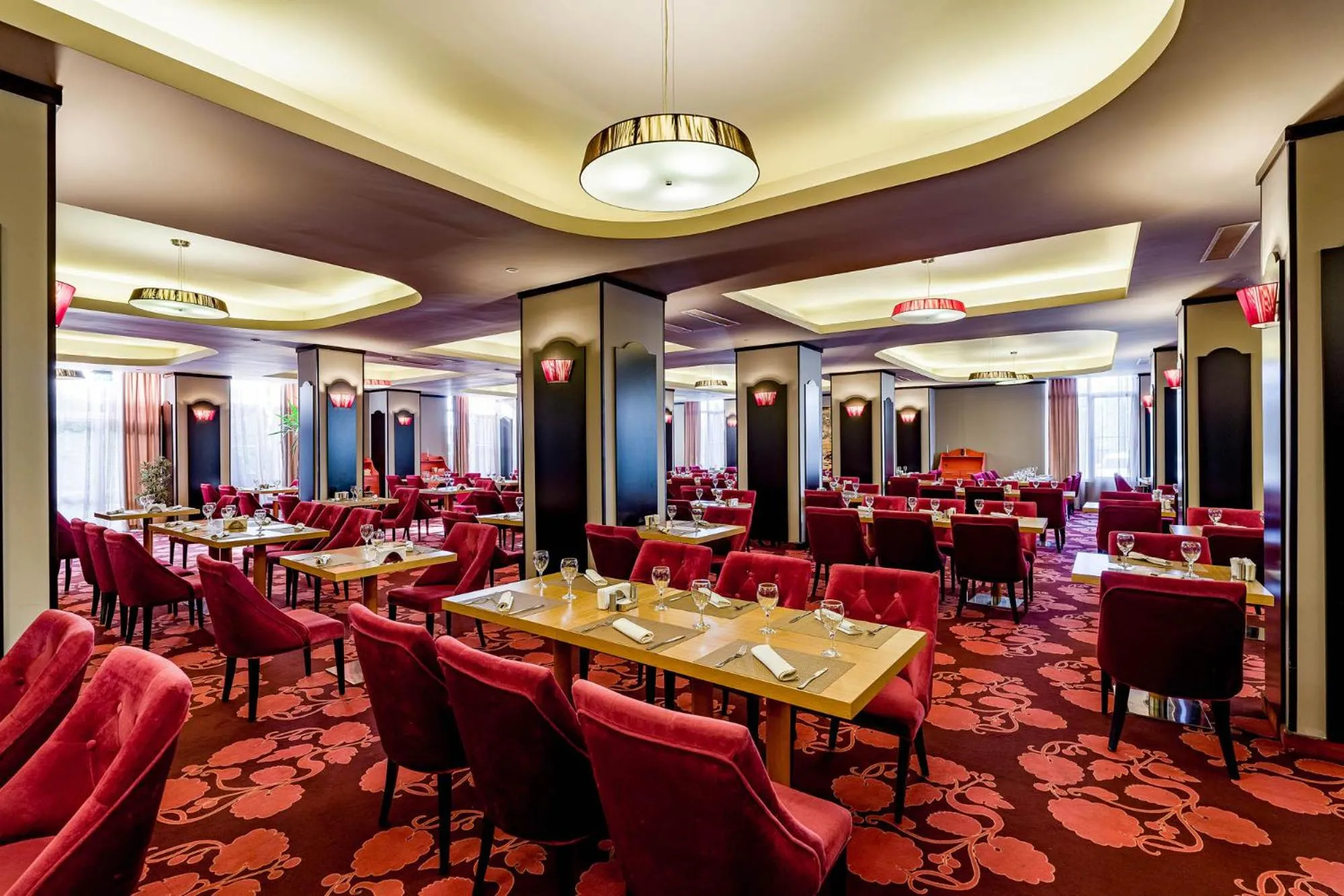 Restaurant/places to eat in RIN Airport Hotel