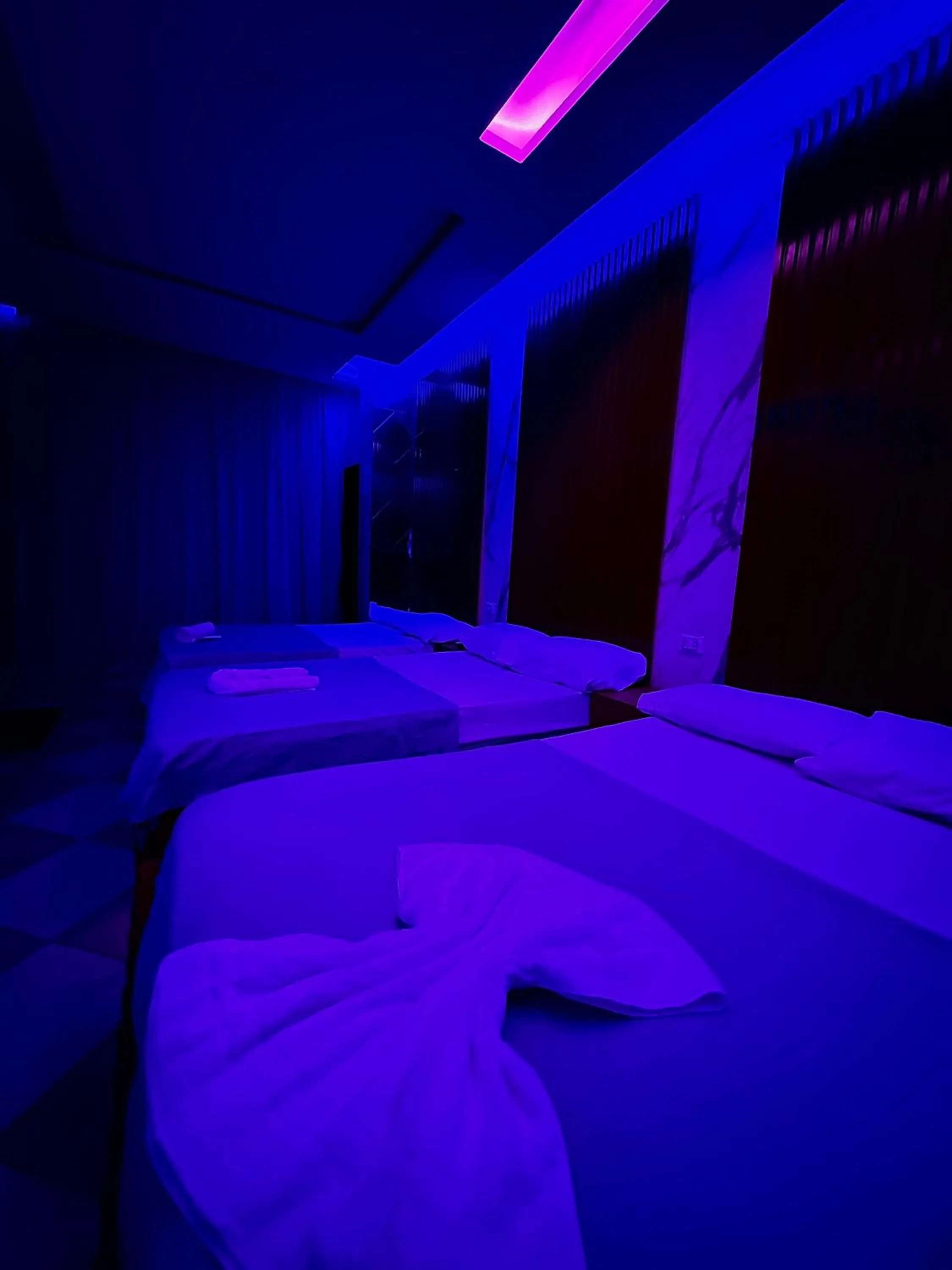 Bed in Pyramids Family Inn