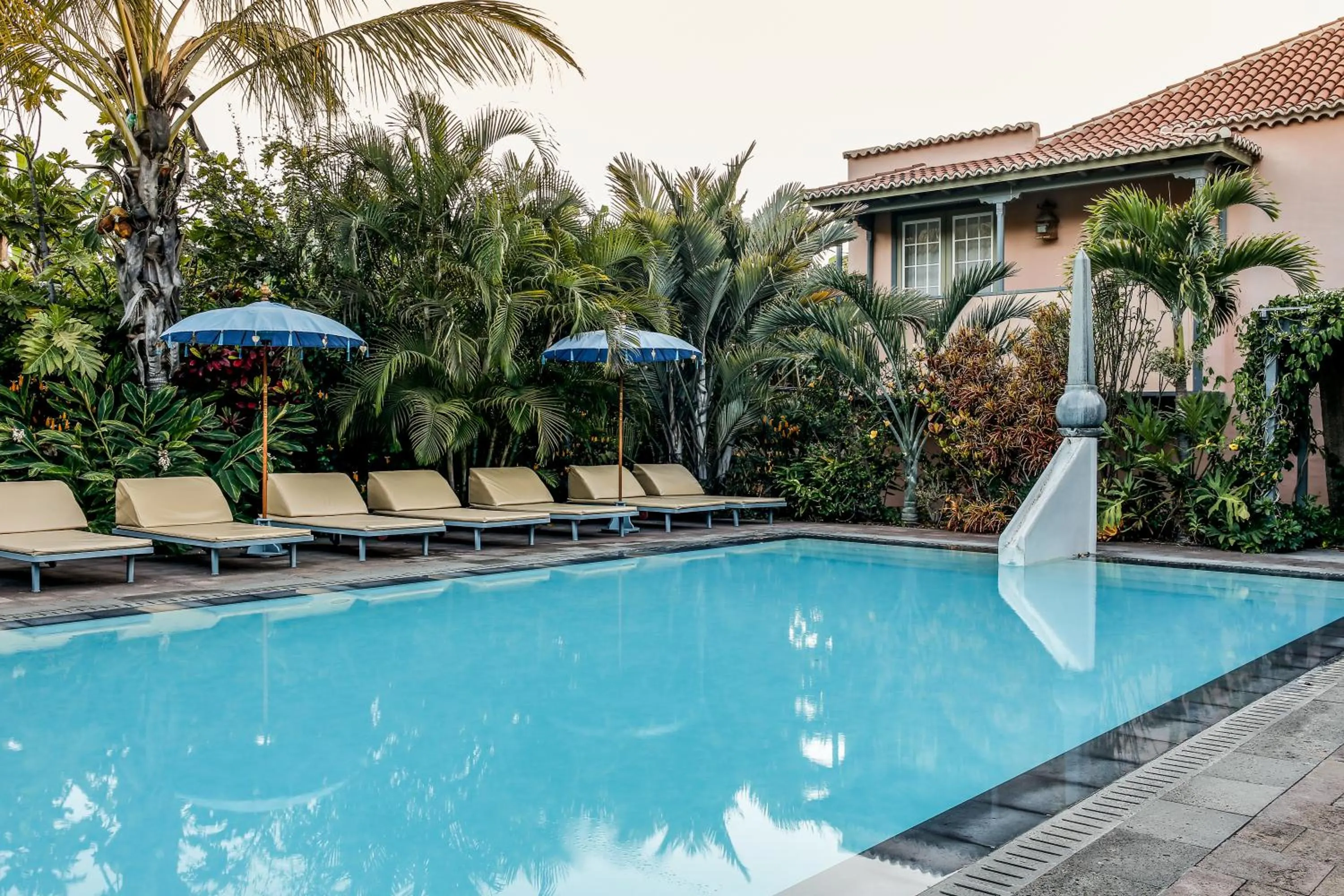 Swimming pool in Hotel Hacienda de Abajo-Adults Only-Lujo