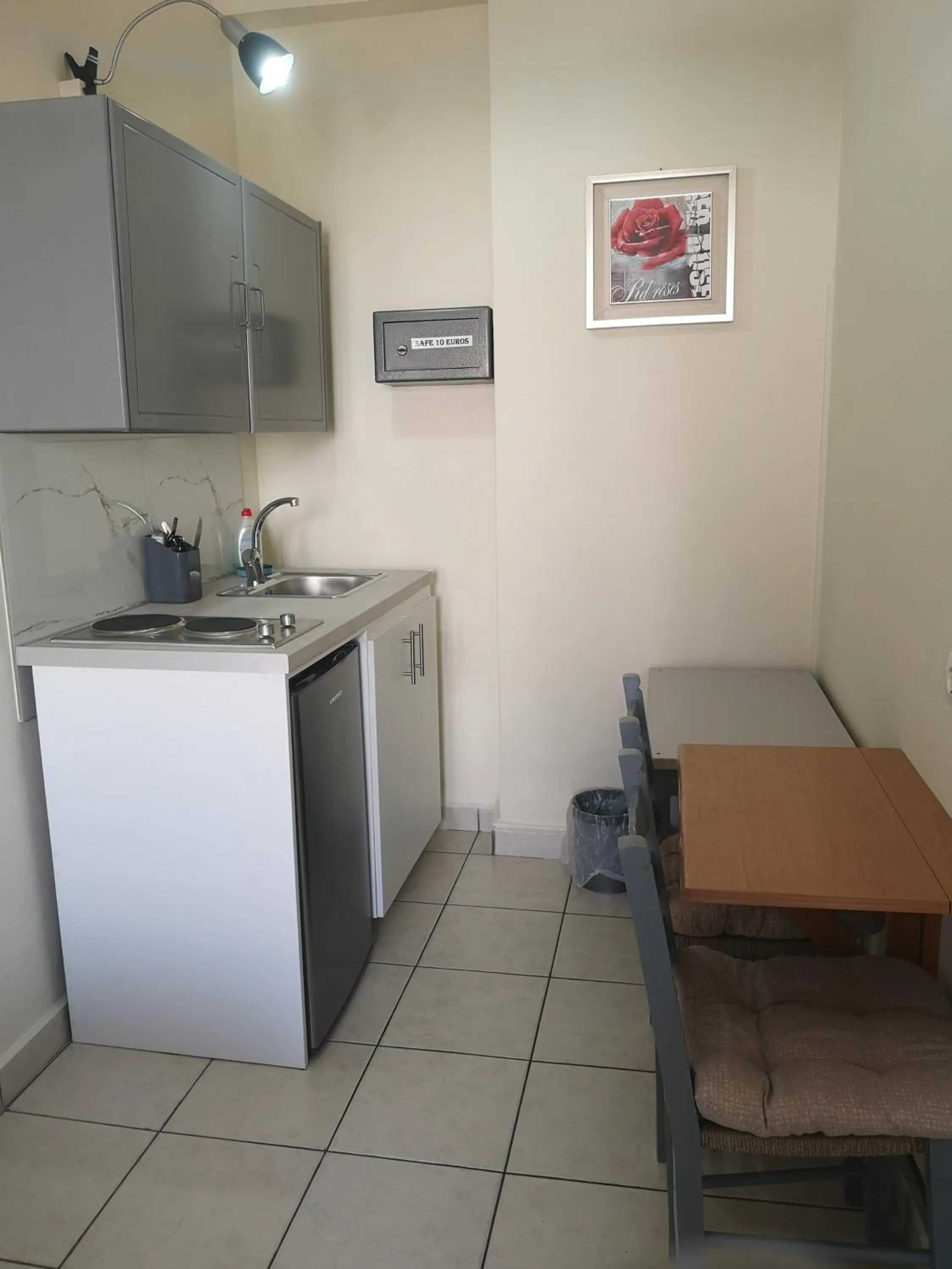 Nicolas Studios & Apartments