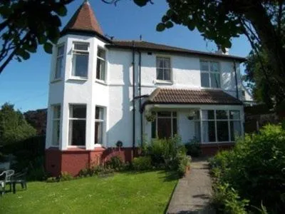 Property building in Beechlands B & B