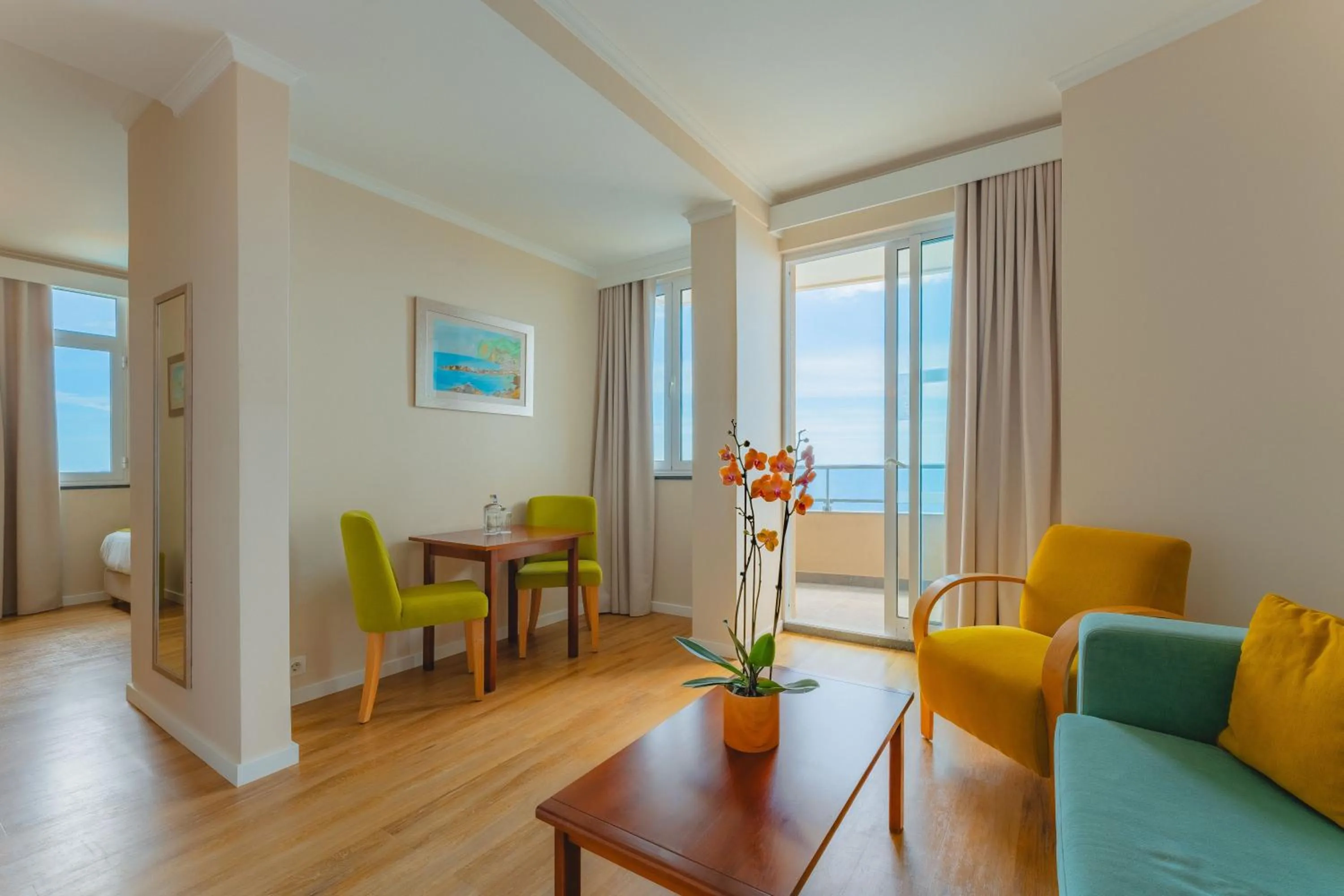 Seating area in Duas Torres Hotel